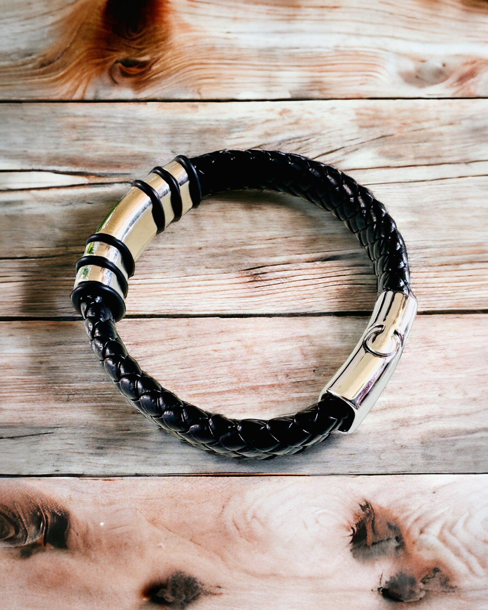 Modisches Hip-Hop-Armband für Männer mit Gravur nach Maß und magnetischem Verschluss – Wählen Sie einen Stil mit silbernen oder goldenen Akzenten, 22 cm PU-Leder