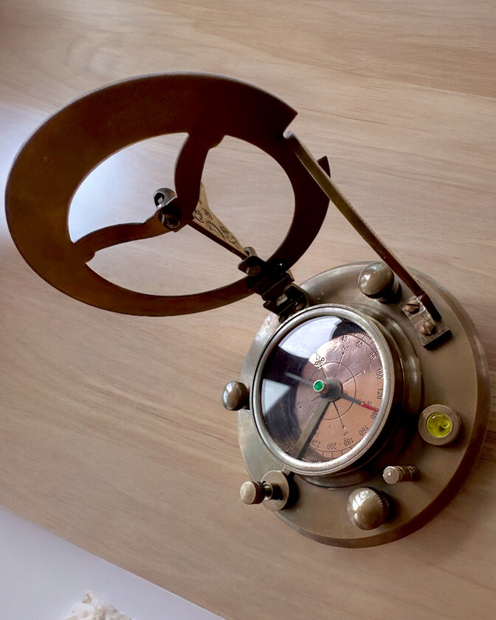 Kapitänekompass „Odkrywca 2“ - Möglichkeit zur Personalisierung mit Gravur als Geschenk, 2 Farbvarianten zur Auswahl