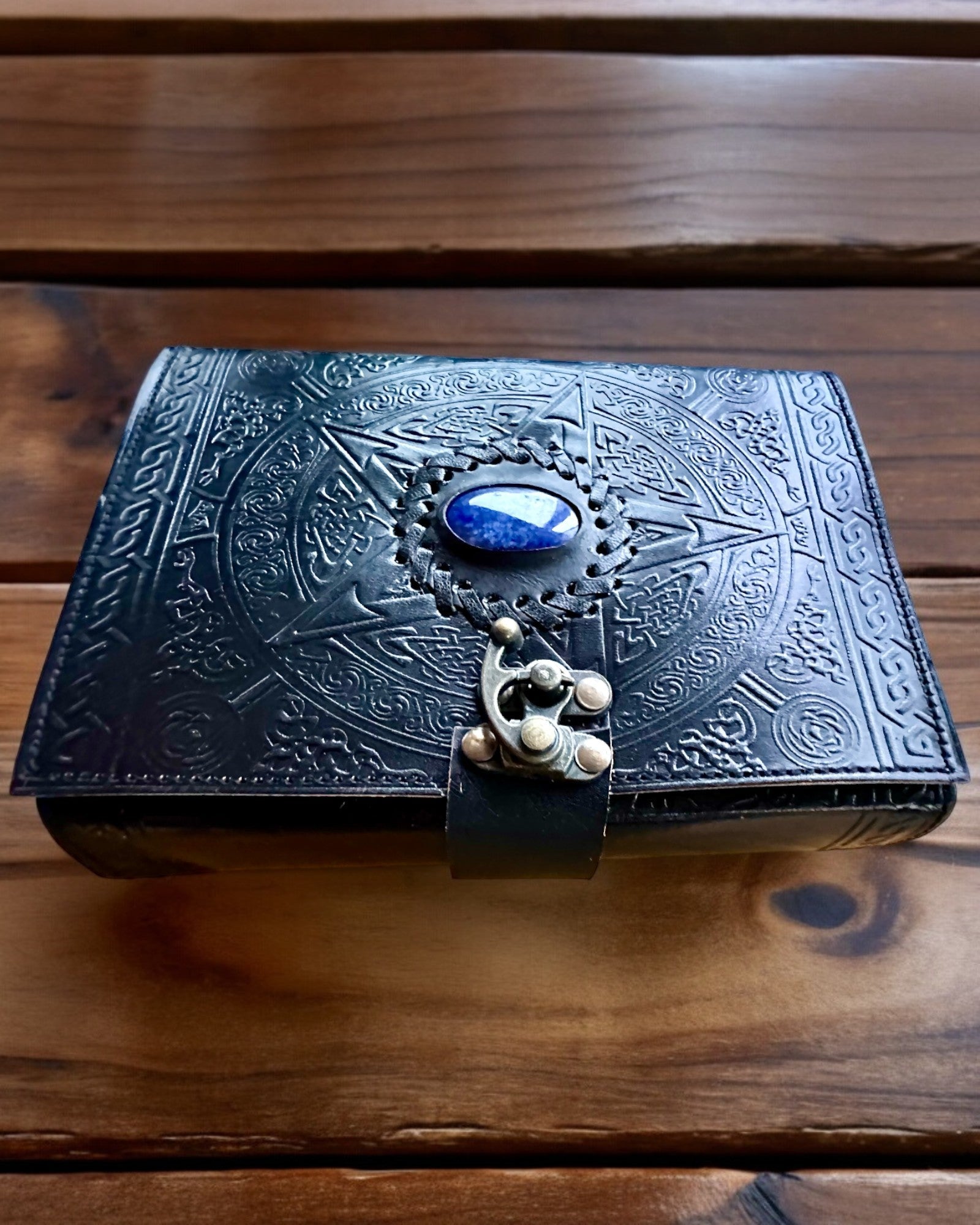 Premium Tagebuch, Antikes Muster, Leder-Notizbuch "Magische Chronik" 200 Seiten, 2 Varianten zur Auswahl, Personalisierung mit Gravur