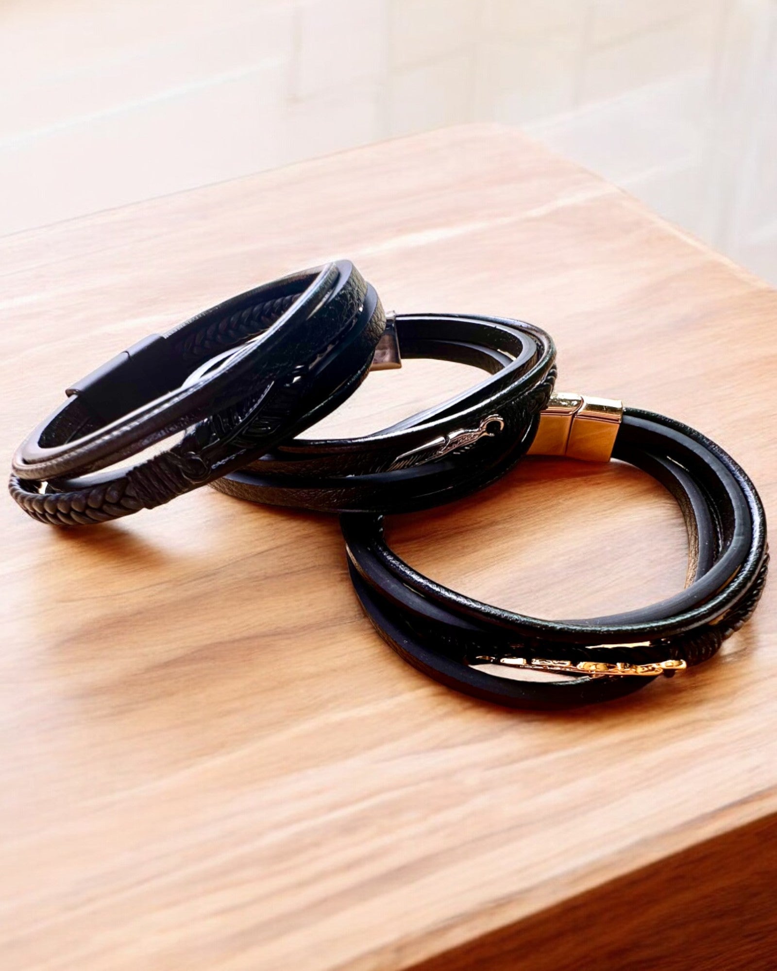 Armband "Orzeł" mit Gravuroption, 3 Farbvarianten