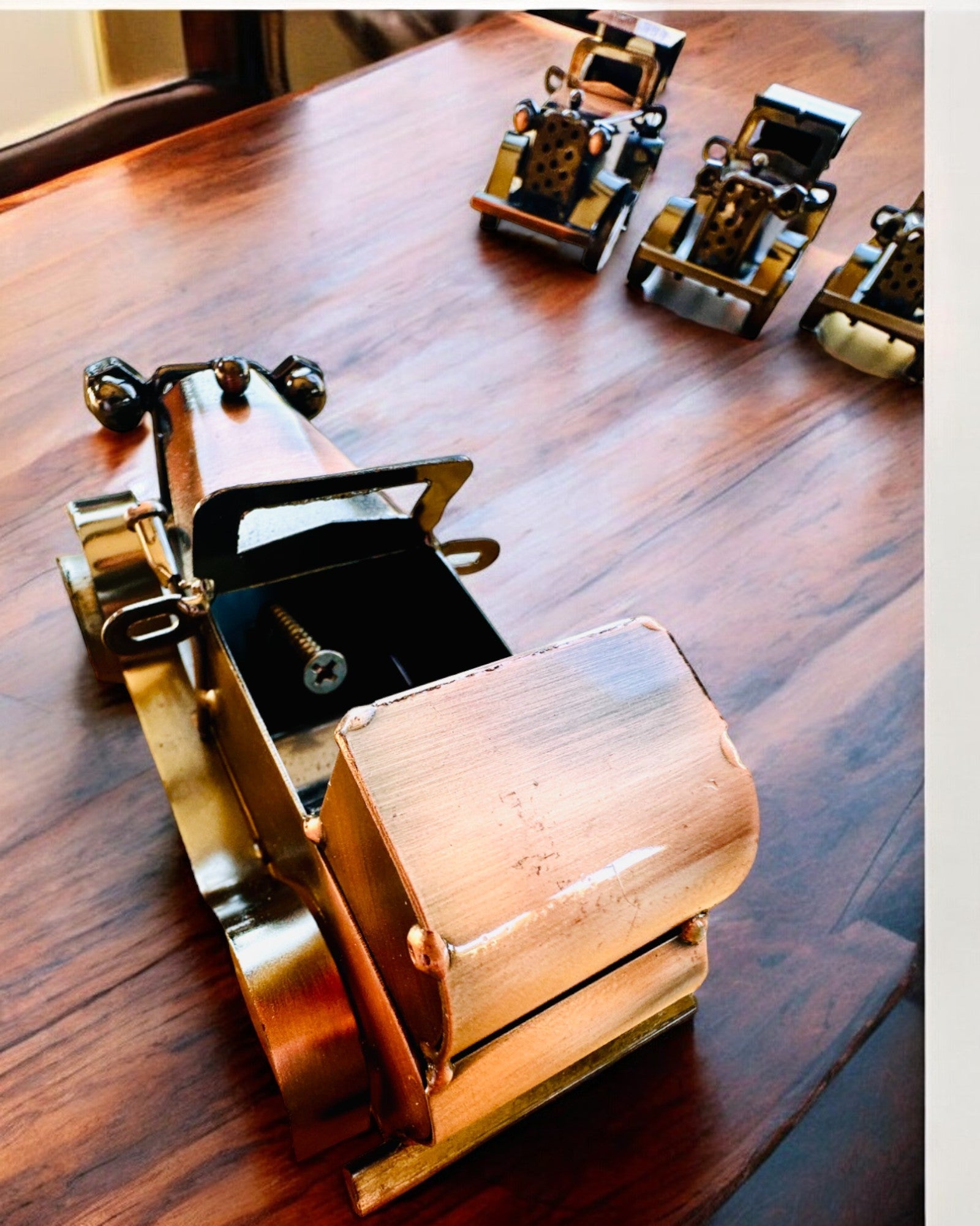 Retro Klassisches Auto, Auto, aus Eisen - Kollektion "Vintage Drive", Automodell, Personalisierung mit Gravur als Geschenk