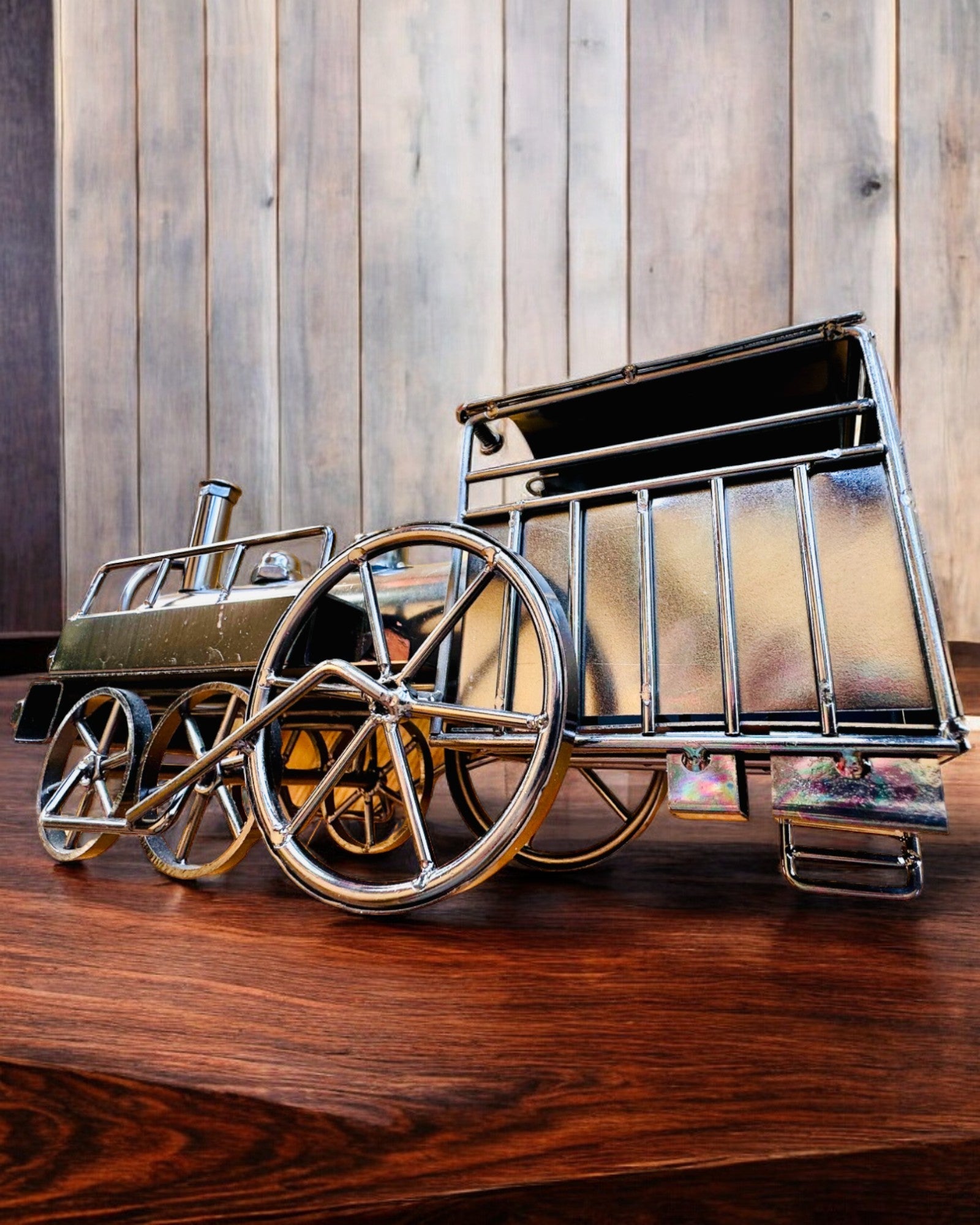 Lokomotive aus Eisen „Retro Express“ – Dekoration, Modell, handgefertigt mit Gravurmöglichkeit als Geschenk