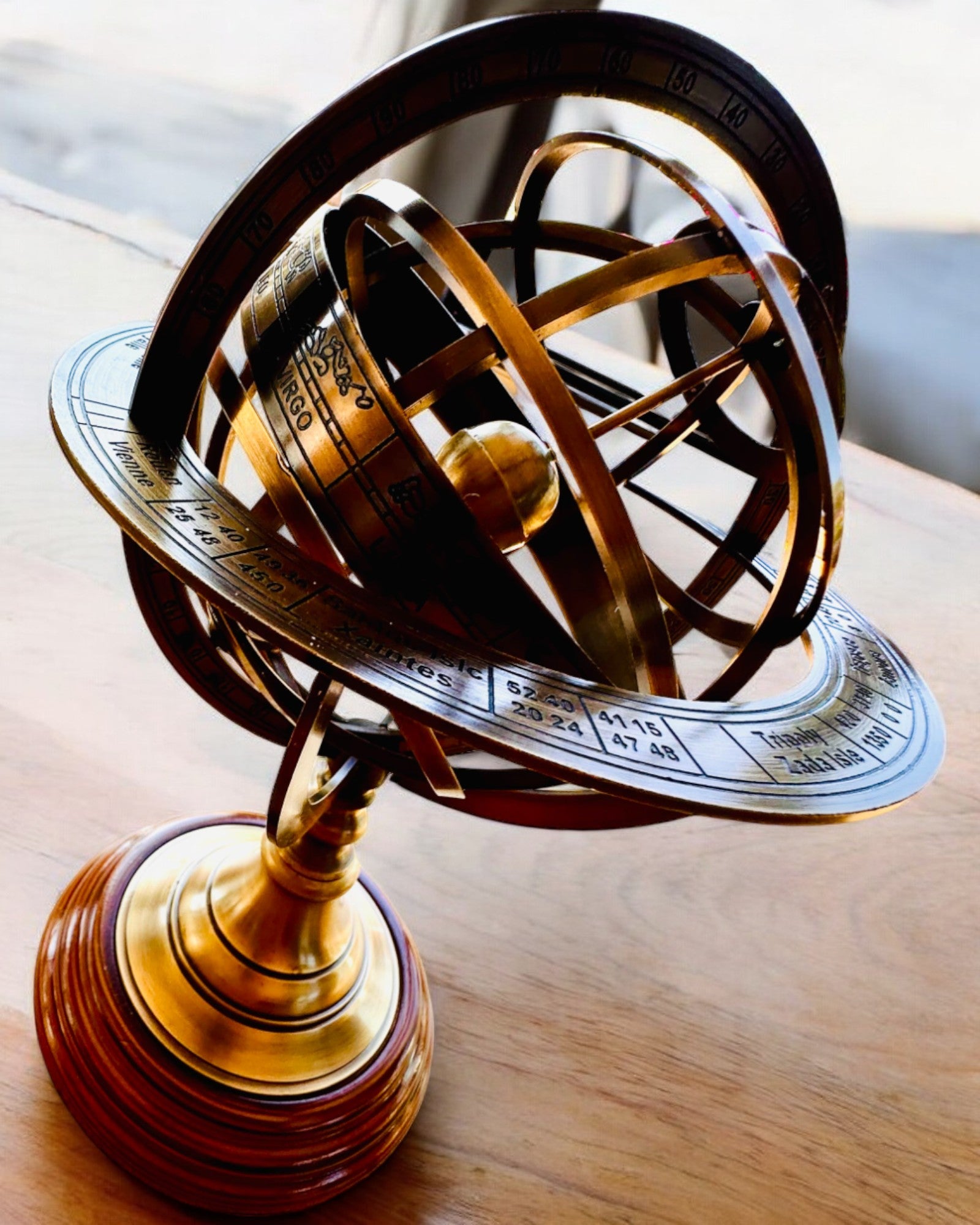 Astrolabium Artis 2 - 30 cm Höhe, Handgefertigt mit Gravuroption, Dekoration für das Büro, Premium