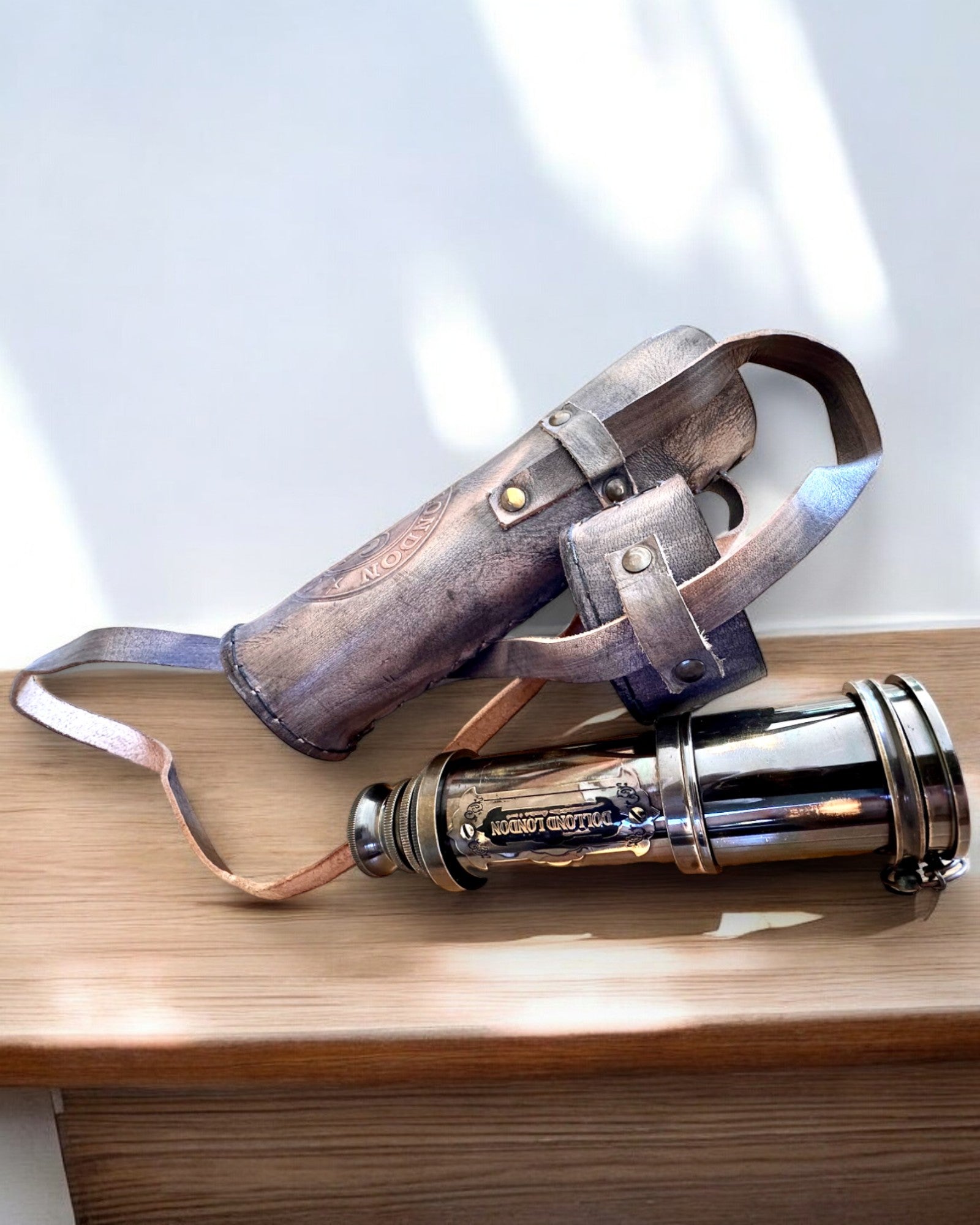 Premium-Fernrohr "Voyager" mit graviertem Fernrohr und Etui aus echtem Leder, Möglichkeit zur Personalisierung mit Gravur als Geschenk