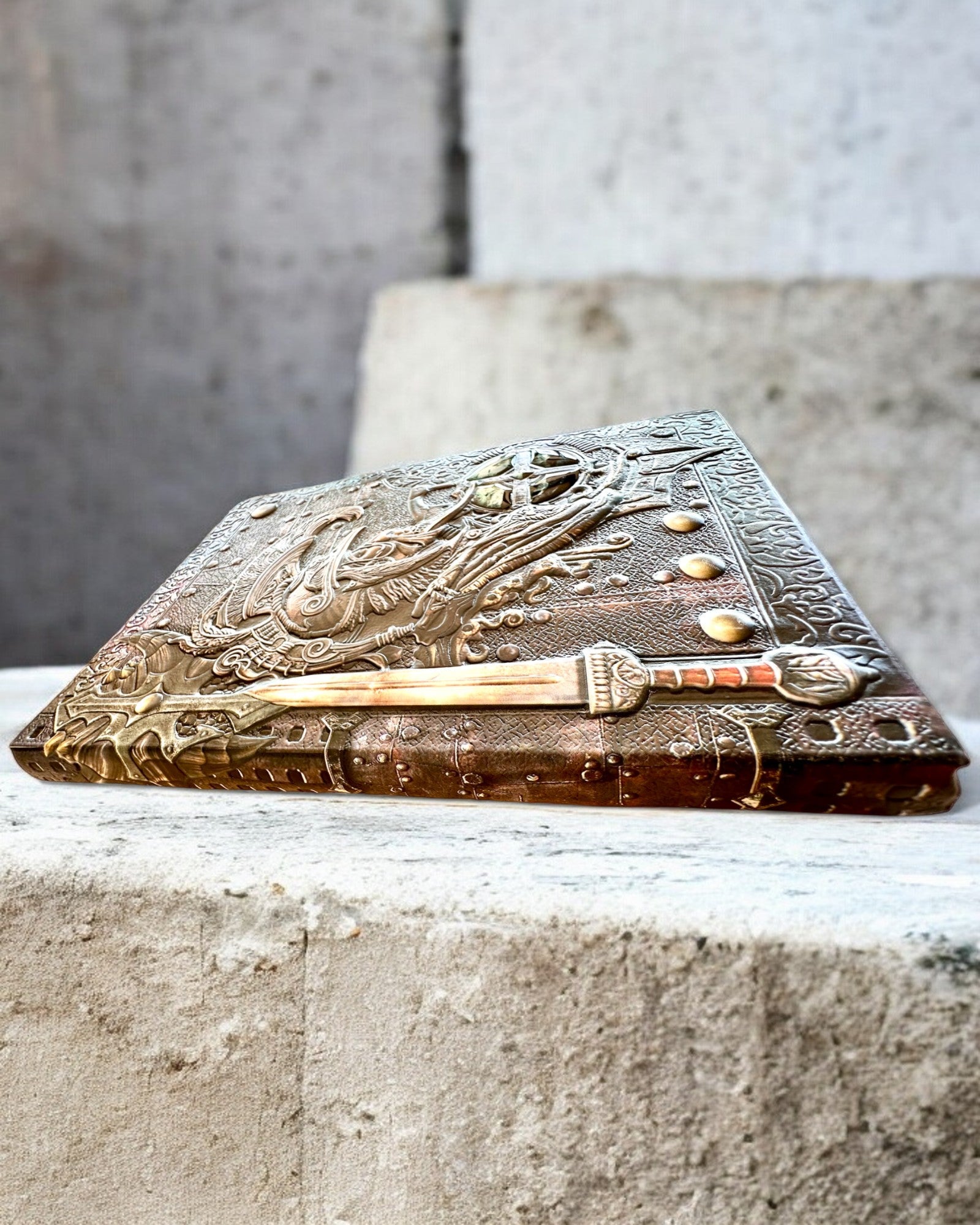 Chronik des Kriegers Notizbuch mit Rittermotiv, Notizbuch mit der Möglichkeit zur Personalisierung durch Gravur als Geschenk