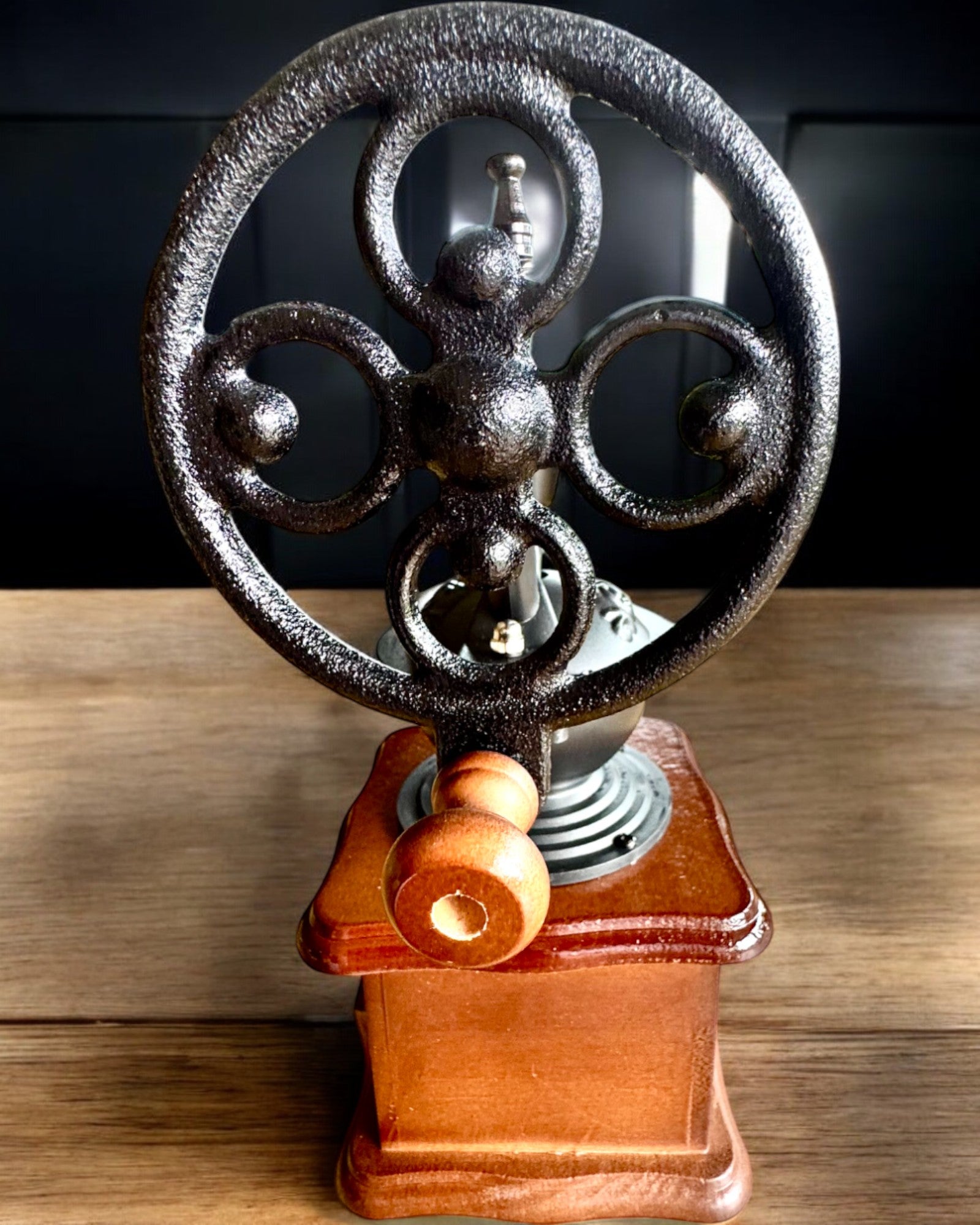 Retro Kaffeemühle „Vintage Café“ 27 cm Höhe, mit der Möglichkeit der Personalisierung durch Gravur als Geschenk