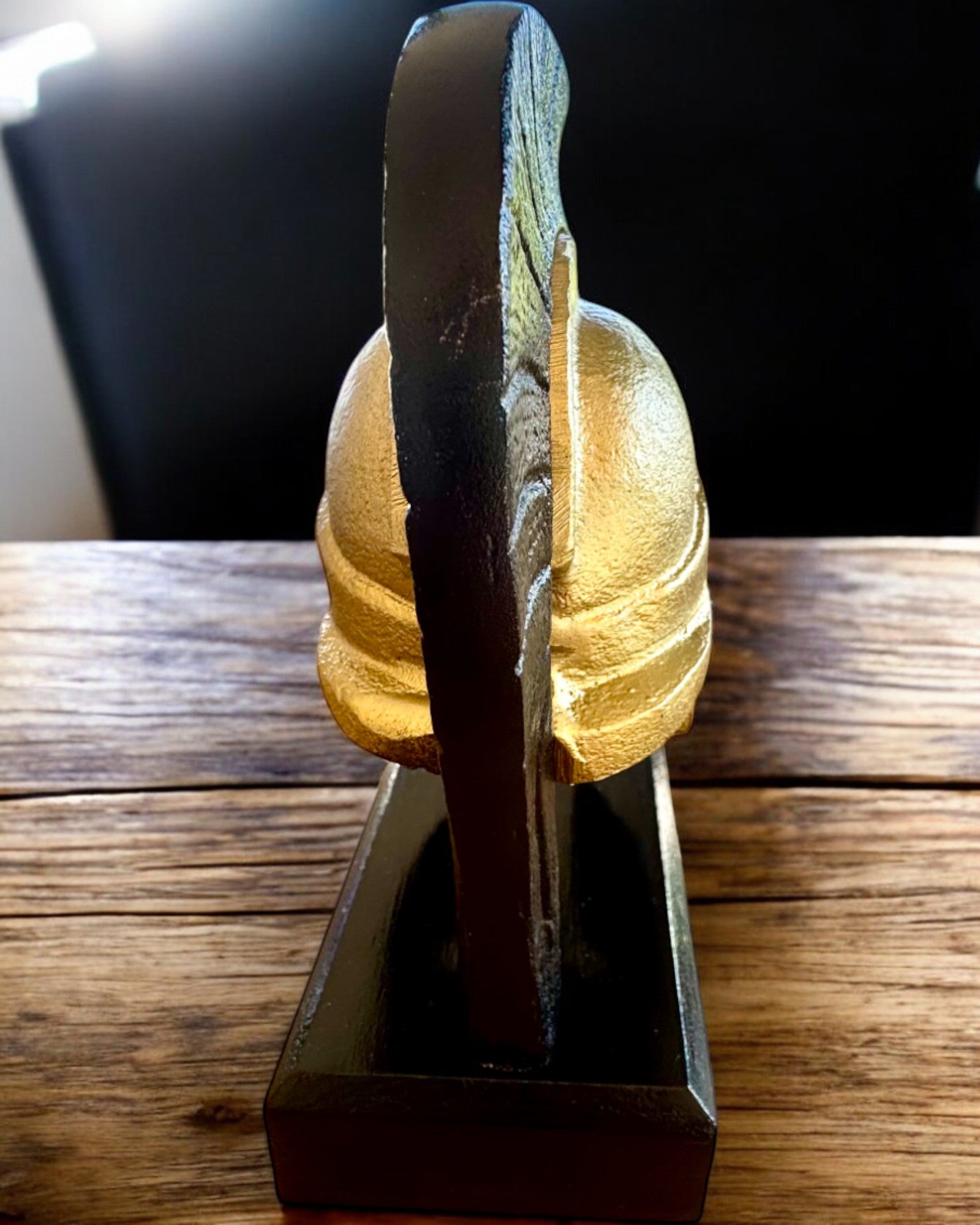 Spartanischer Premium-Helm – handgefertigte dekorative Skulptur, personalisierbar mit Gravur als Geschenk