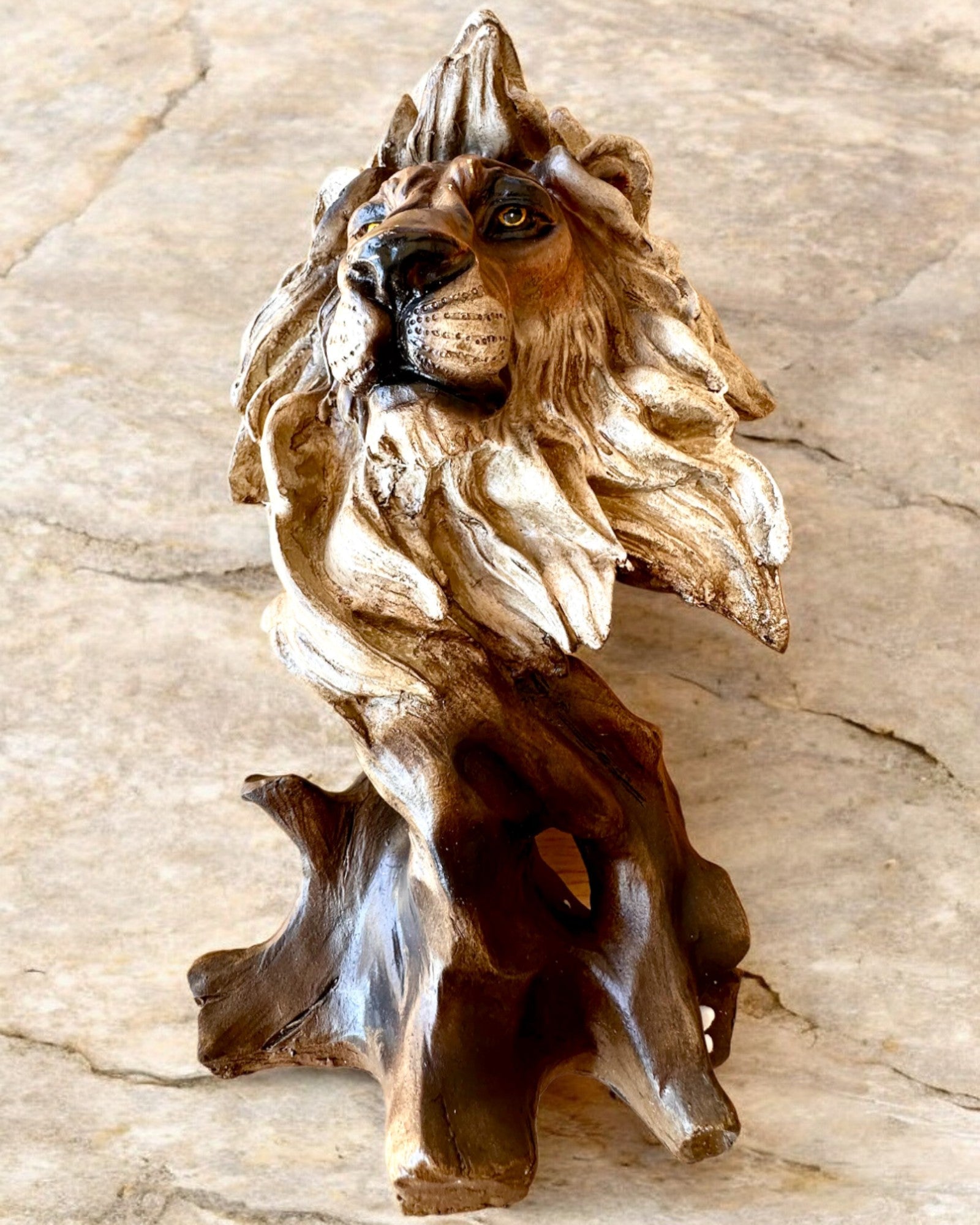Löwenmut Figur aus Harz, 28 cm Höhe, mit Gravuroption als Geschenk