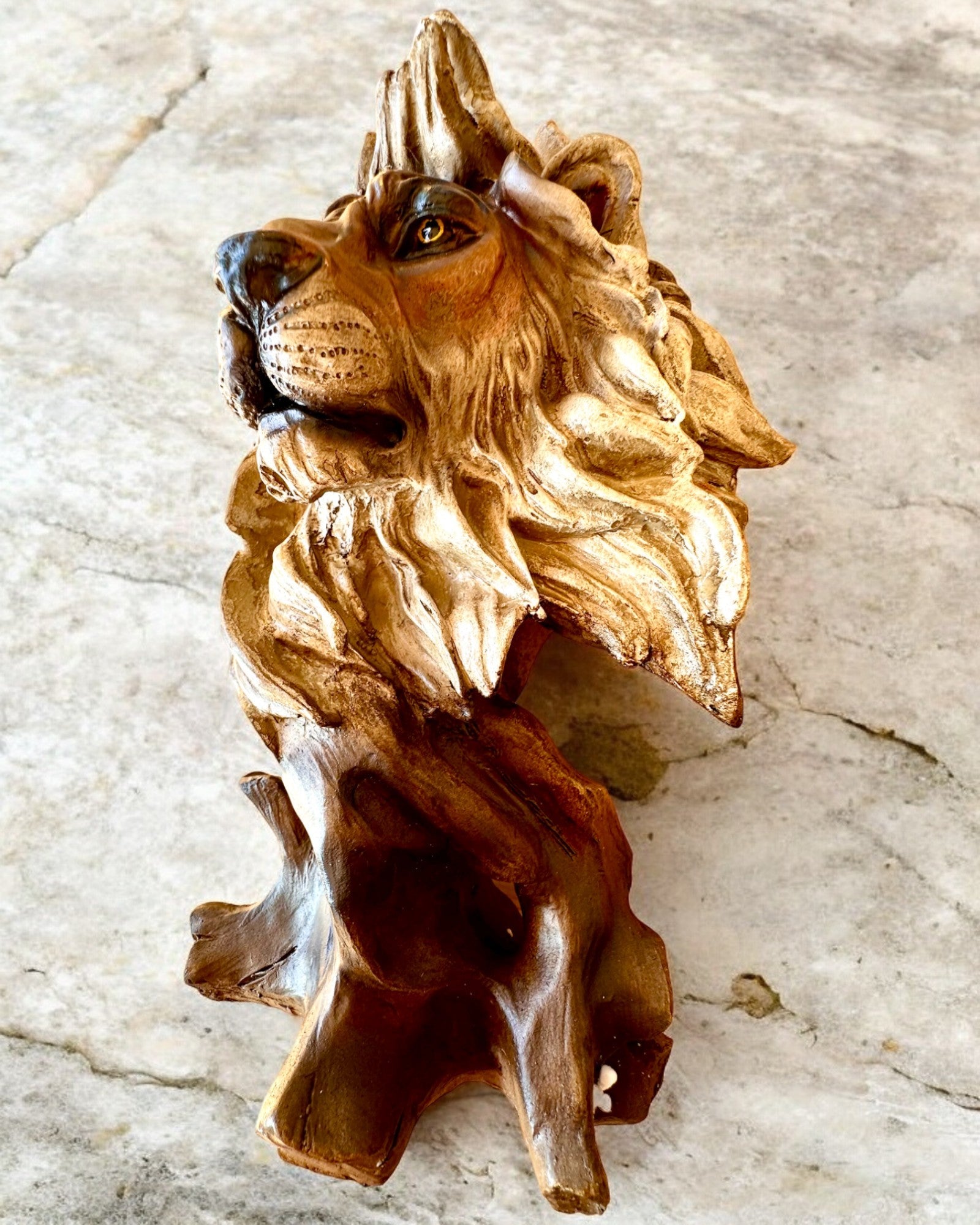 Löwenmut Figur aus Harz, 28 cm Höhe, mit Gravuroption als Geschenk
