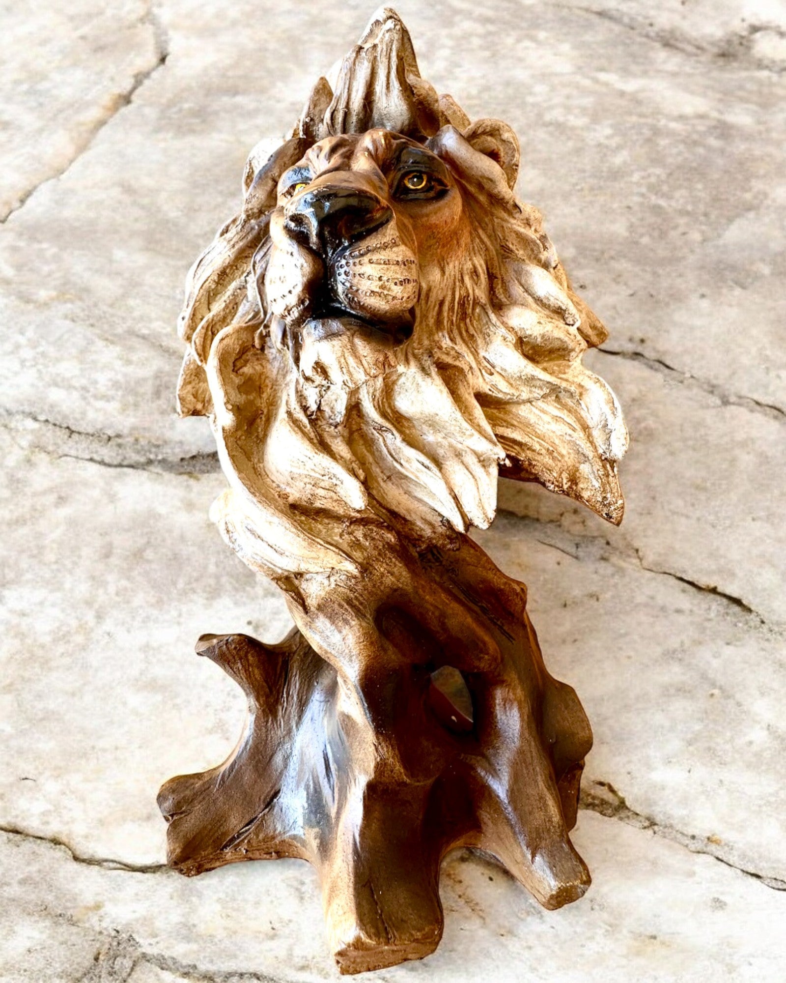 Löwenmut Figur aus Harz, 28 cm Höhe, mit Gravuroption als Geschenk
