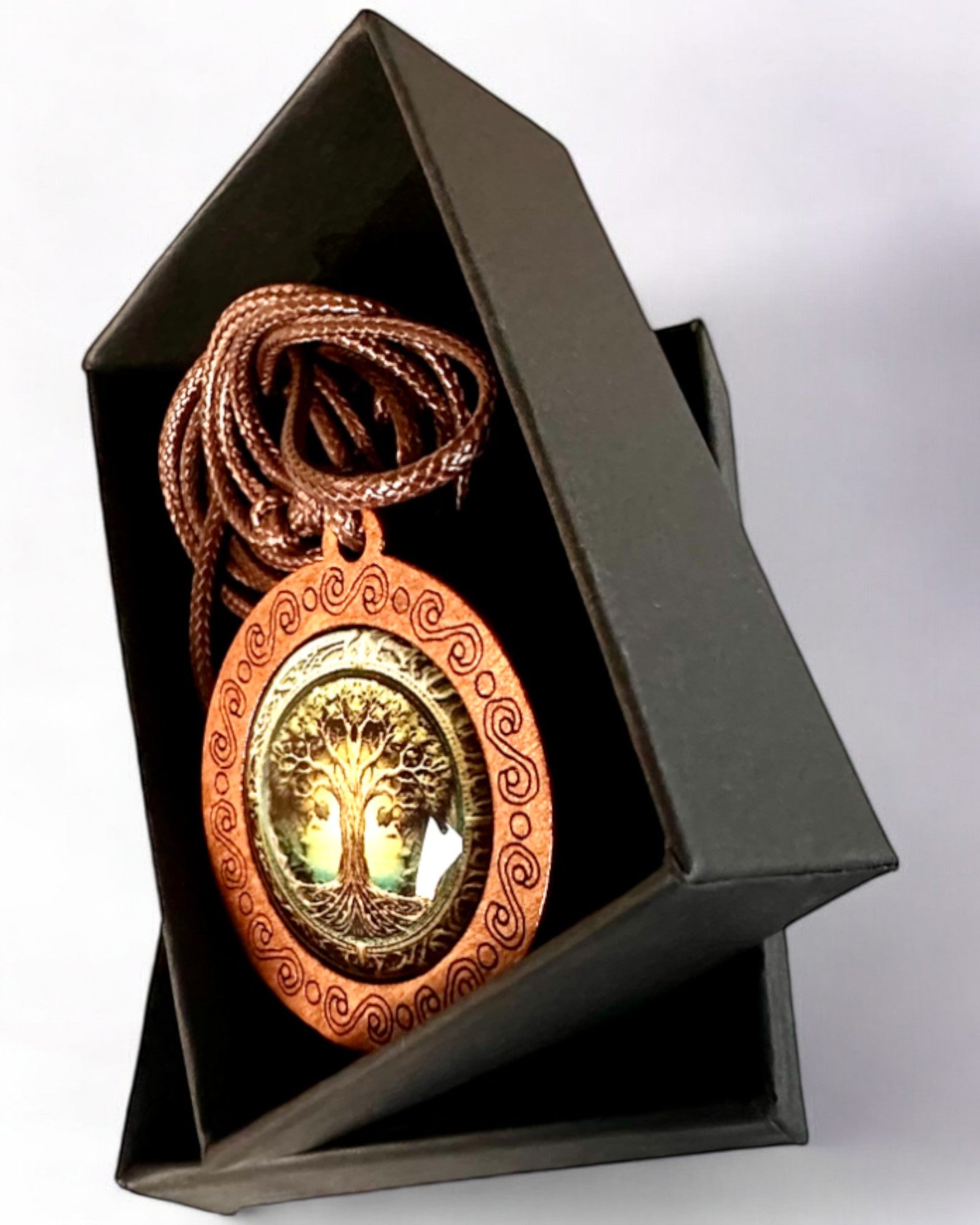 Amulett des Lebens "Stammbaum" - Handgefertigte Halskette aus Holz und Glas, mit der Möglichkeit zur Personalisierung durch Gravur als Geschenk