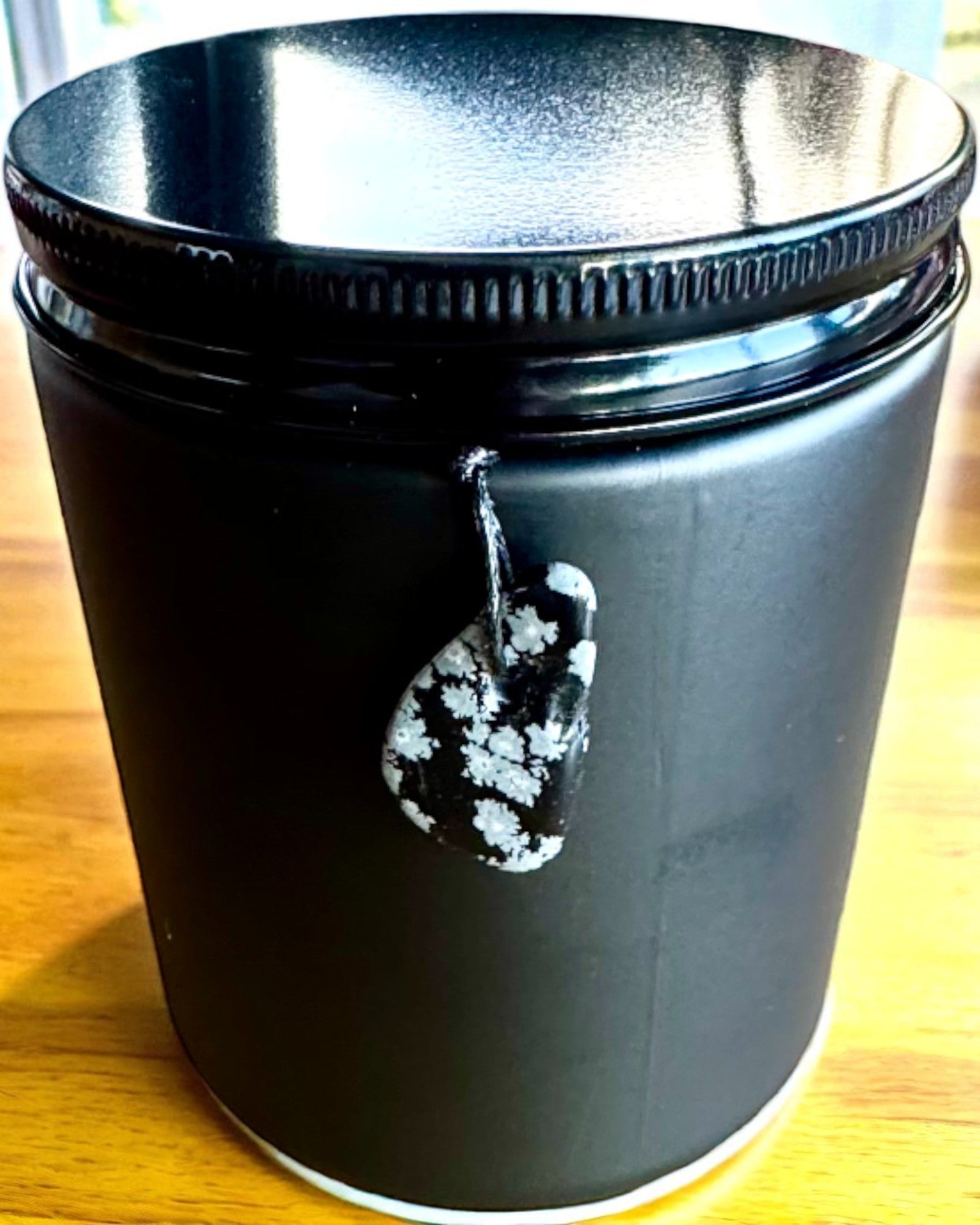 Intentionale Sojakerze Obsidian – Selbstbewusstsein und innere Stärke, 250 ml, personalisierbar als Geschenk