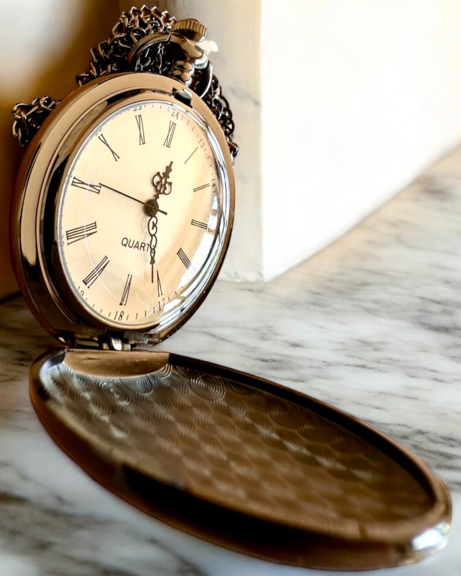 Elegante Taschenuhr "Czasownik" mit Gravuroption als Geschenk