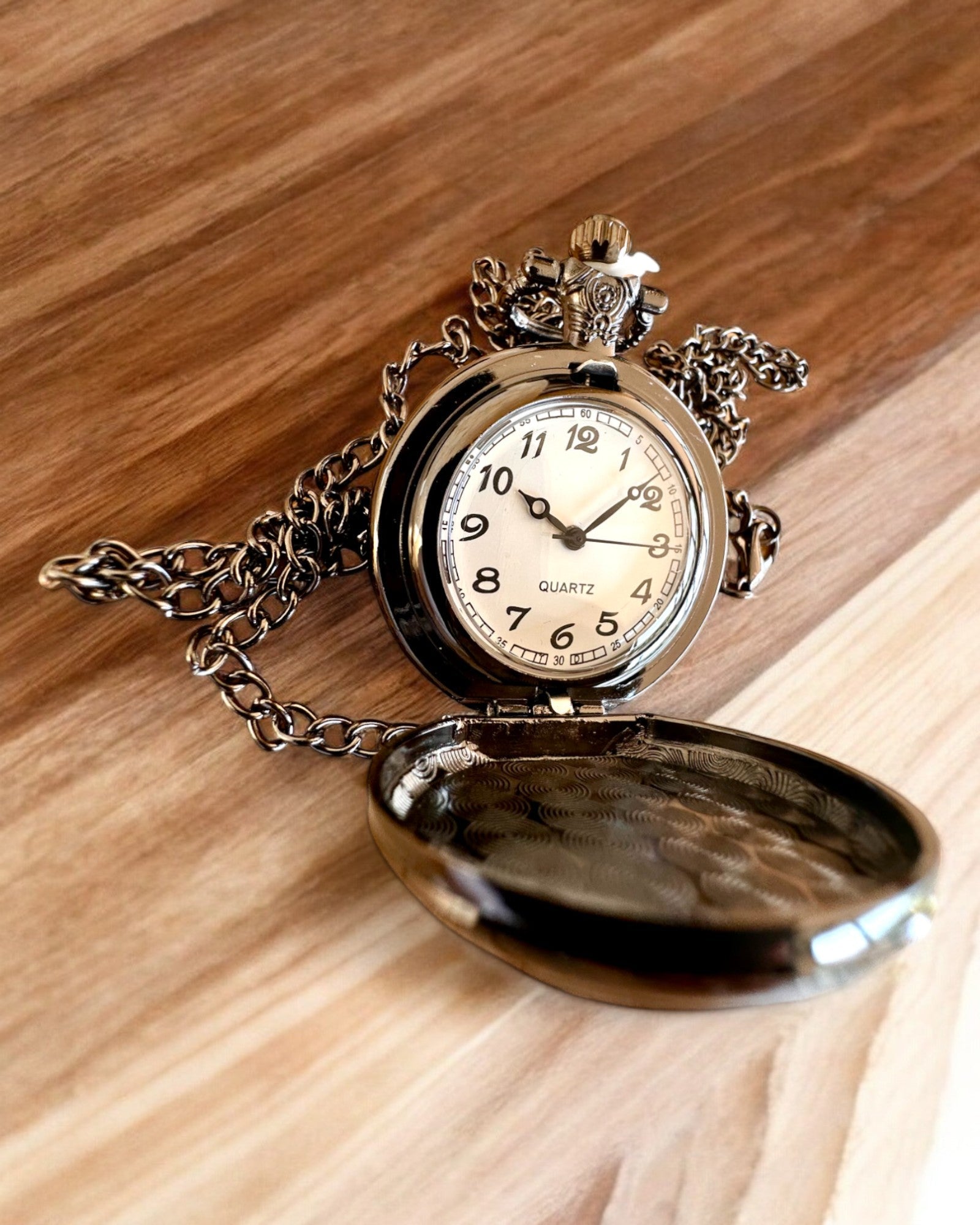 Taschenuhr "Tygriseleganz" aus Edelstahl mit Gravuroption als Geschenk