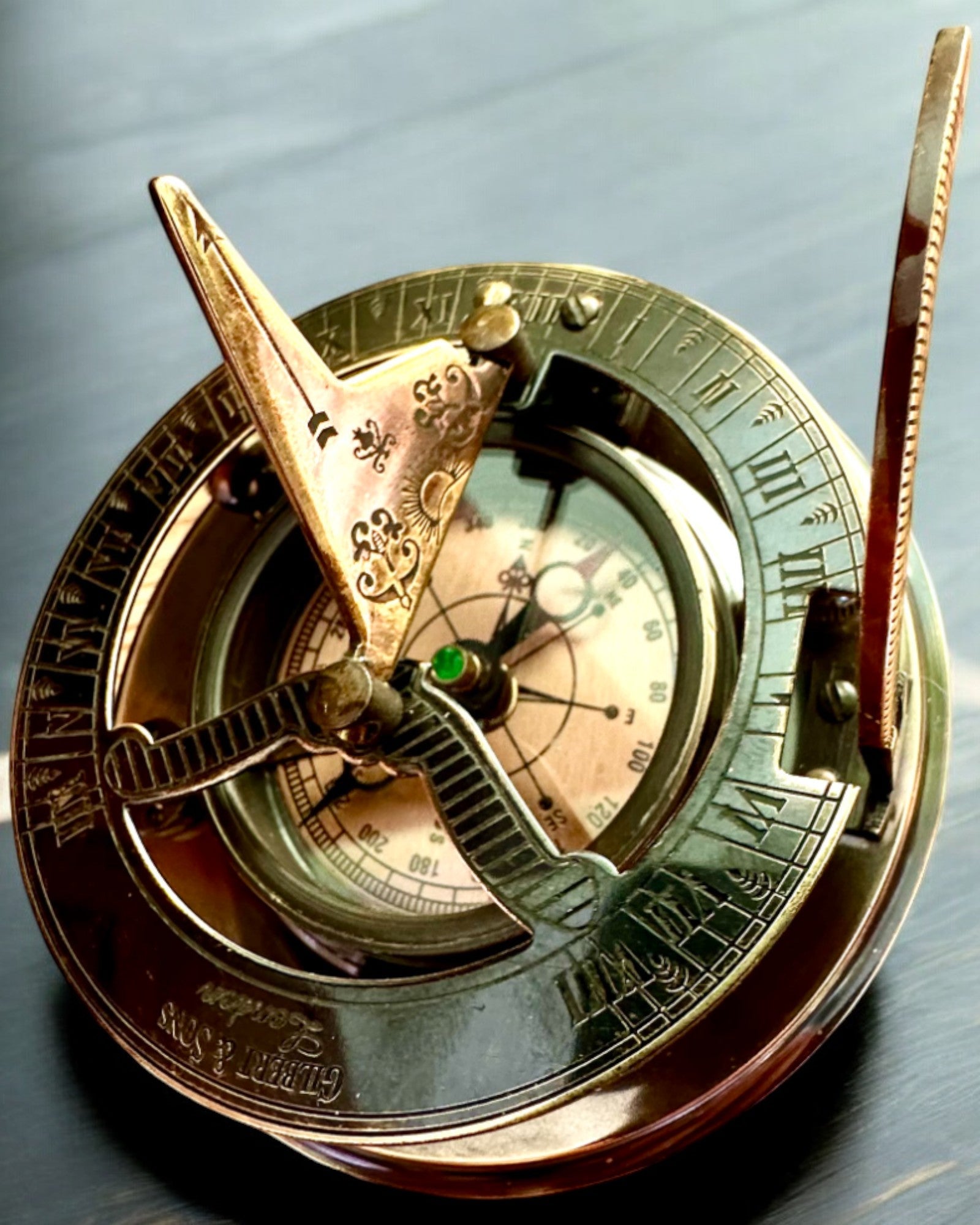 Kapitänekompass „Odkrywca 2“ - Möglichkeit zur Personalisierung mit Gravur als Geschenk, 2 Farbvarianten zur Auswahl