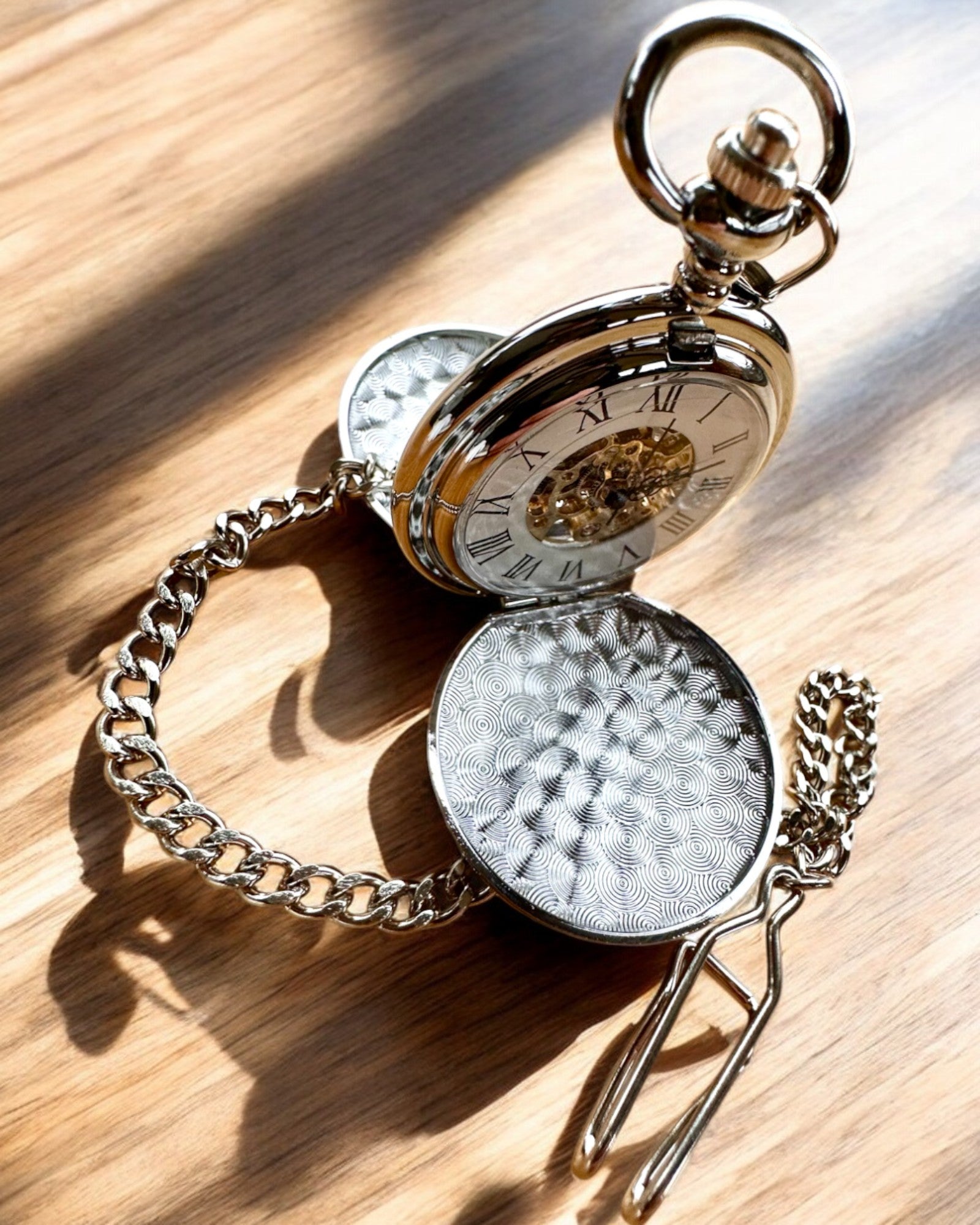 Klassische mechanische Taschenuhr mit Doppeldeckel, manuell, silberfarben