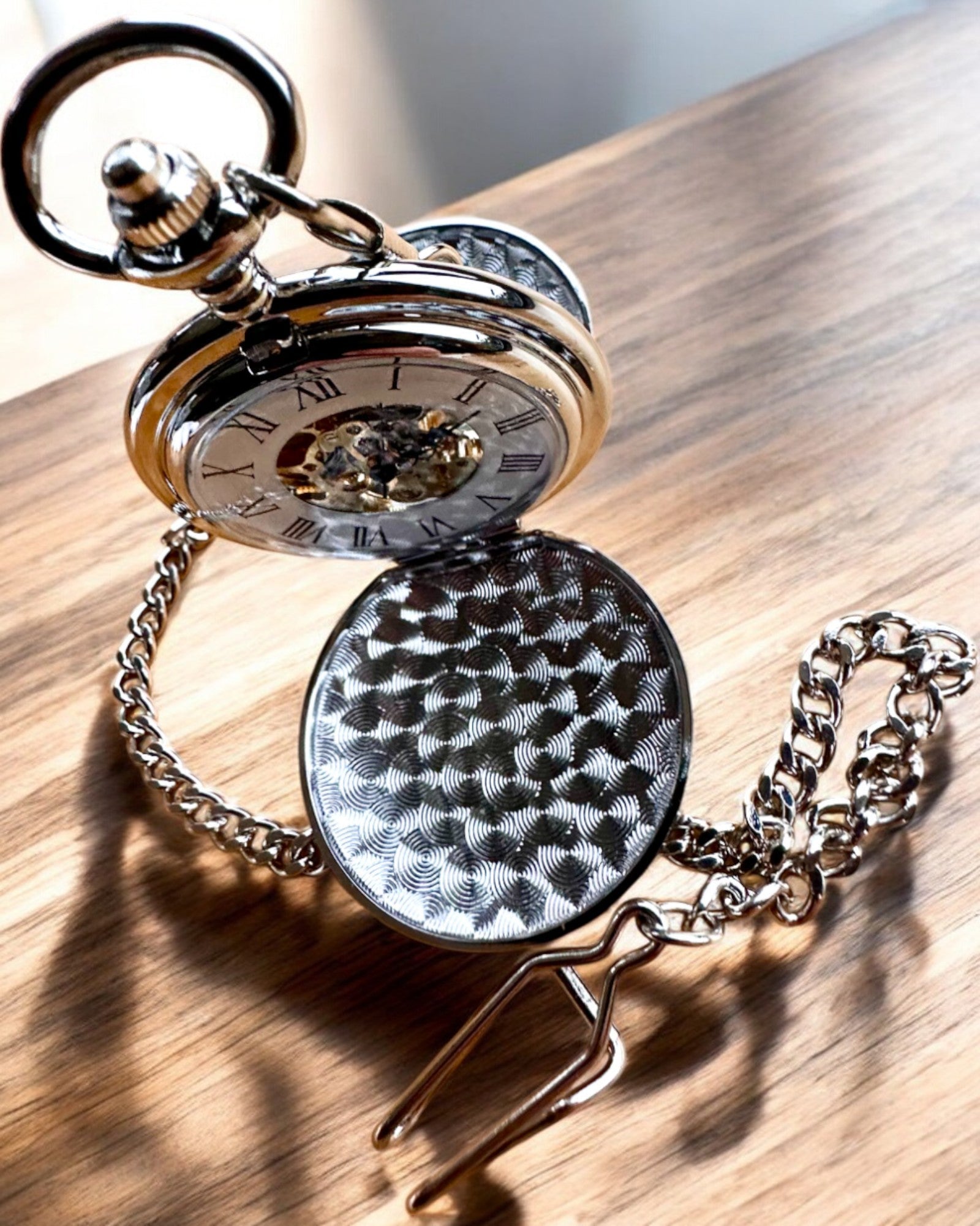 Klassische mechanische Taschenuhr mit Doppeldeckel, manuell, silberfarben