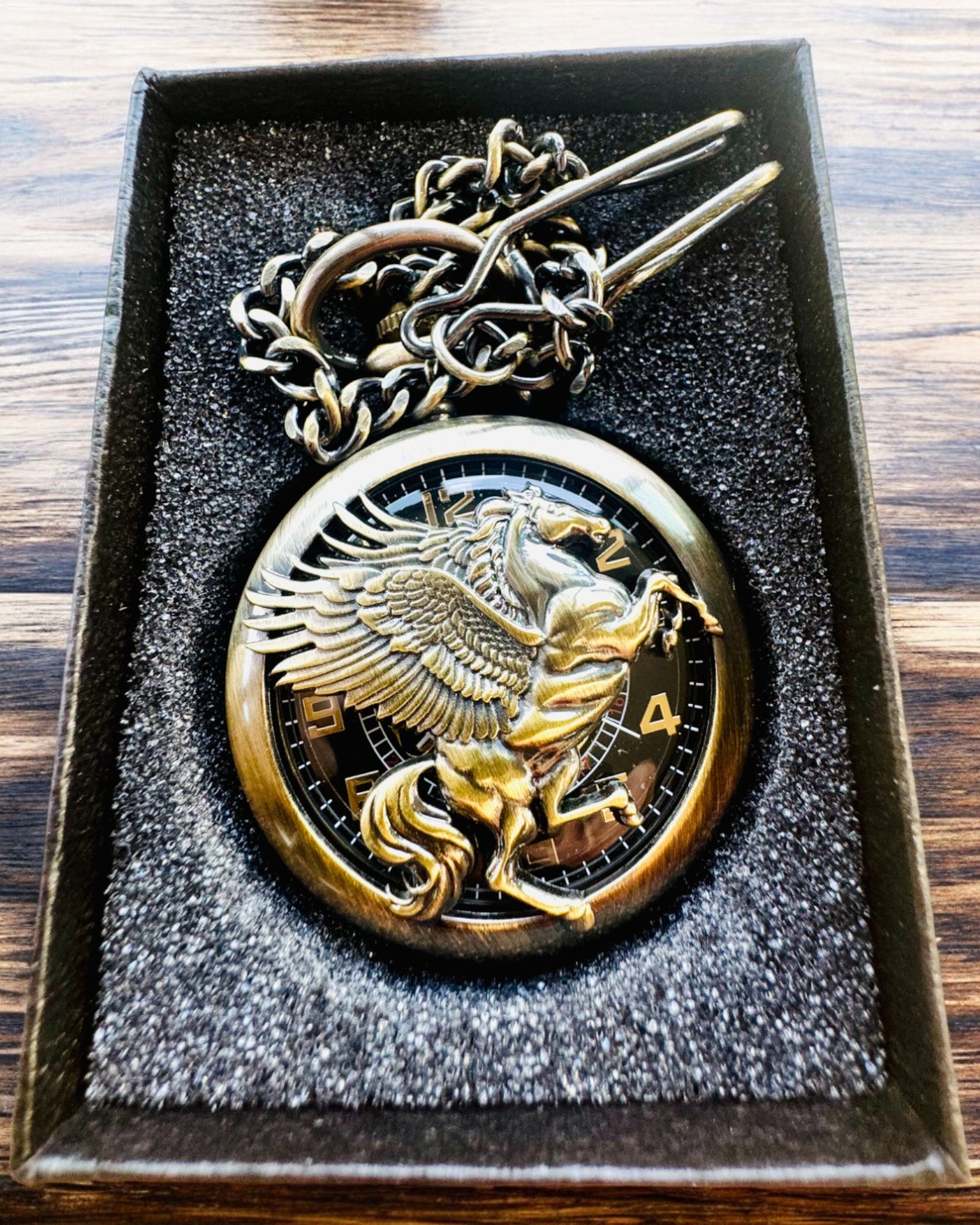 Taschenuhr "Equus Tempus" - Farbe: Kupfer, mit Pferdemotiv, Personalisierung mit Gravur möglich