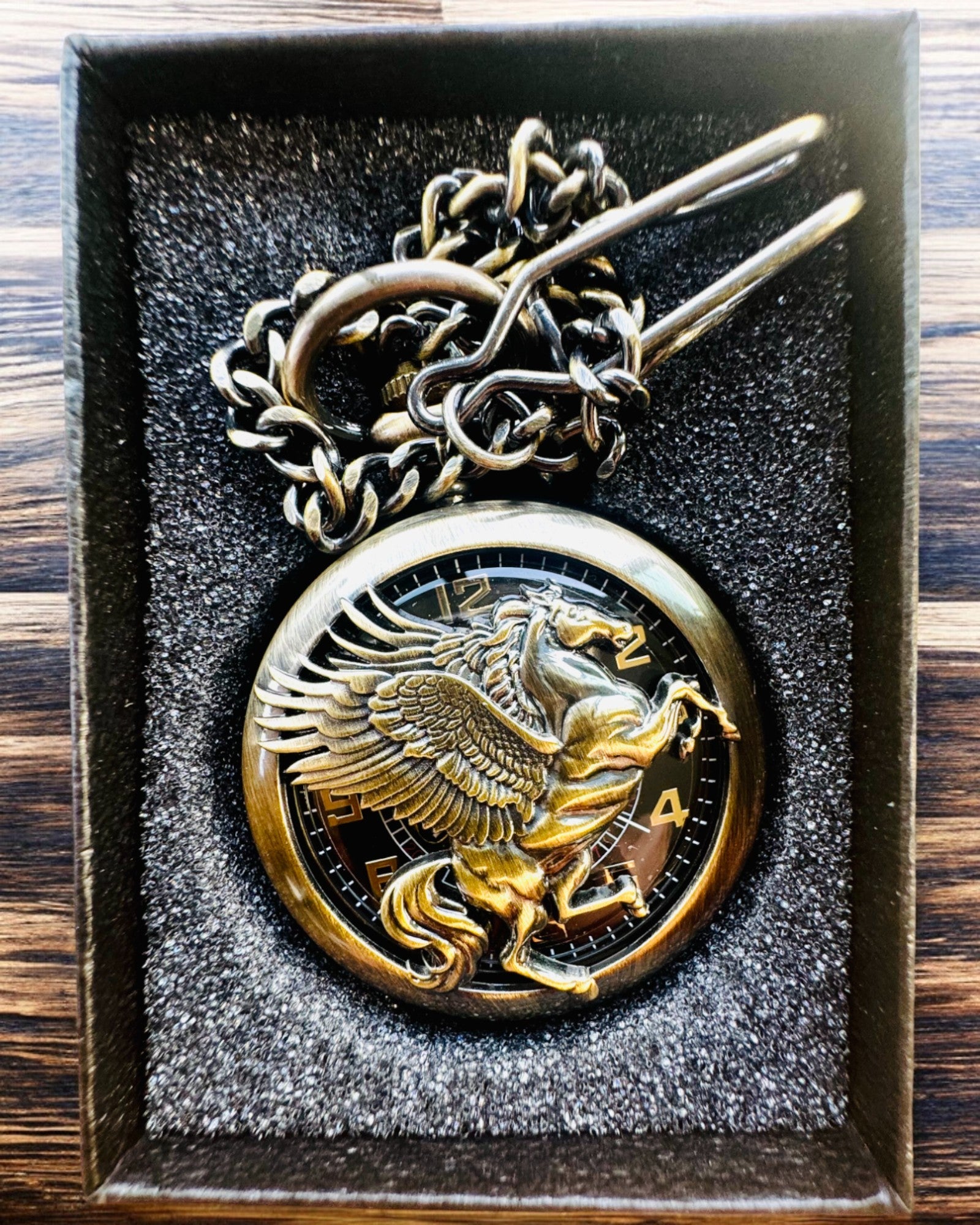 Taschenuhr "Equus Tempus" - Farbe: Kupfer, mit Pferdemotiv, Personalisierung mit Gravur möglich