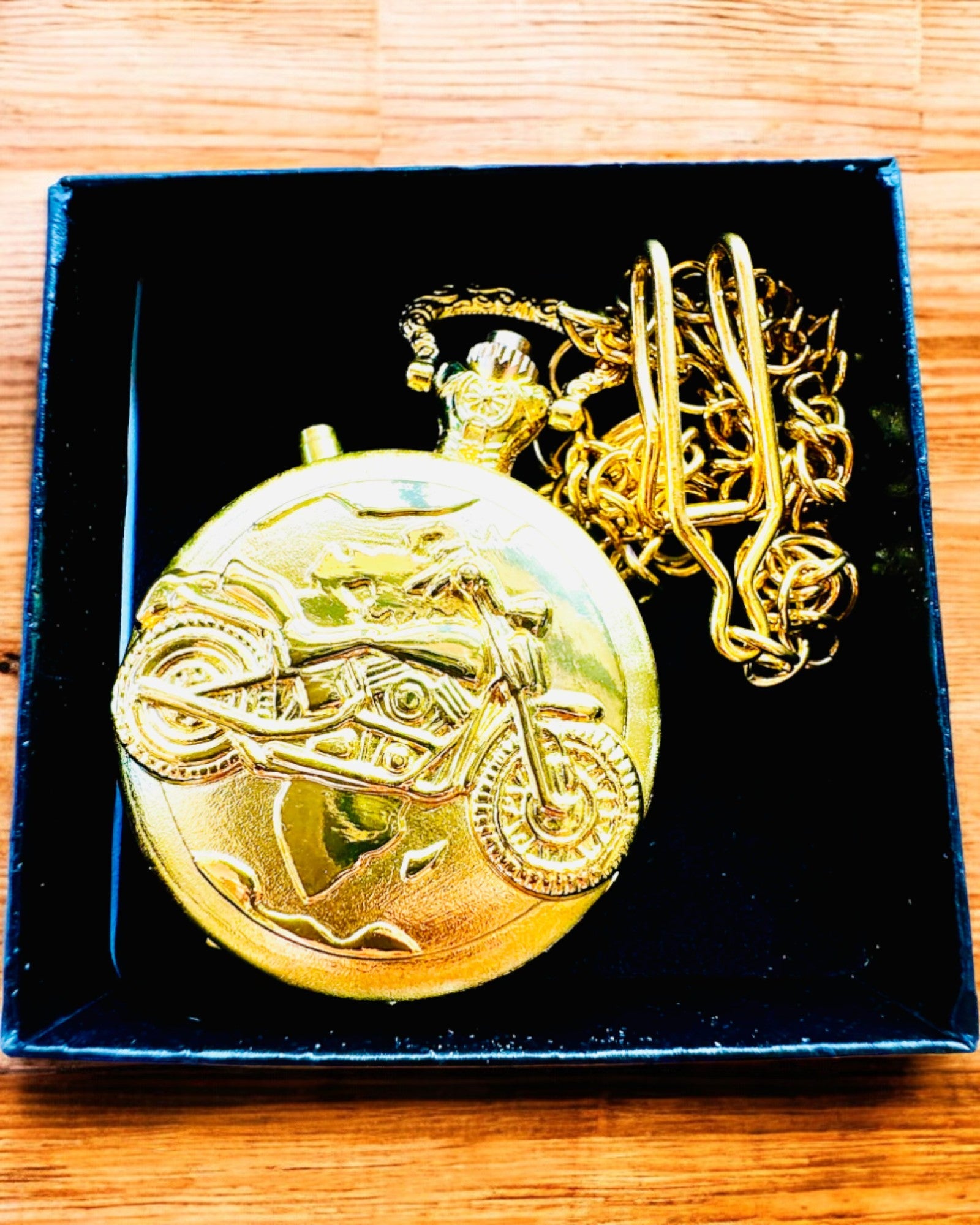 Taschenuhr "Motorrad-Elegant 2" – Gravur als Geschenk, 3 Farbvarianten