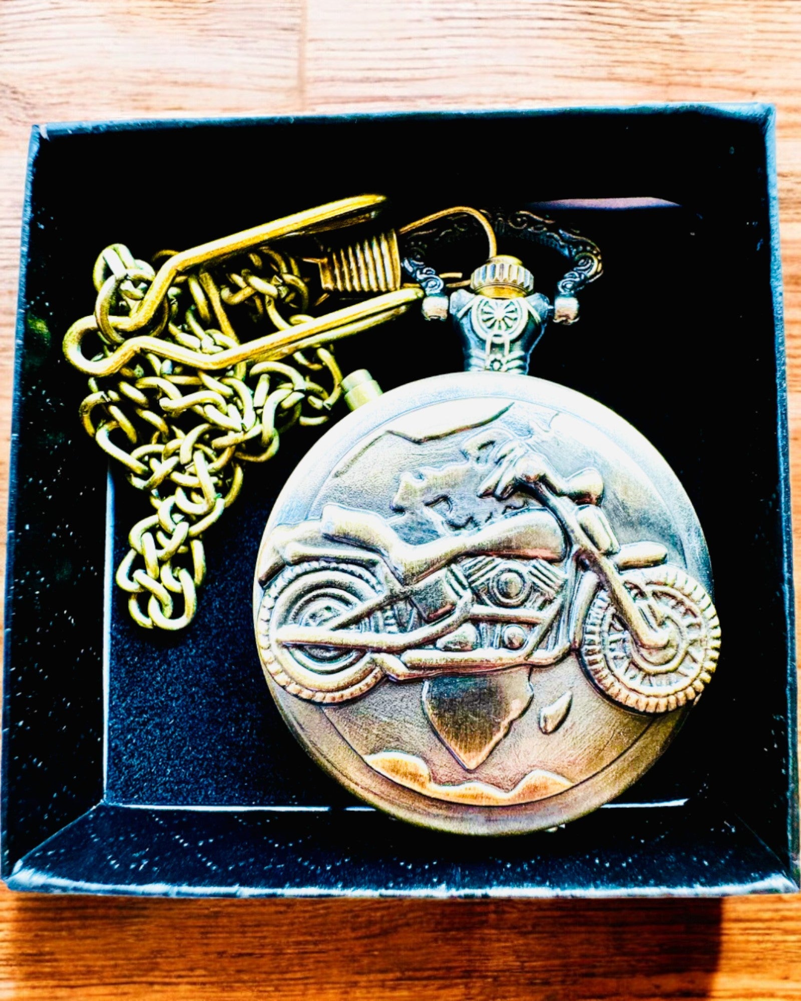 Taschenuhr "Motorrad-Elegant 2" – Gravur als Geschenk, 3 Farbvarianten