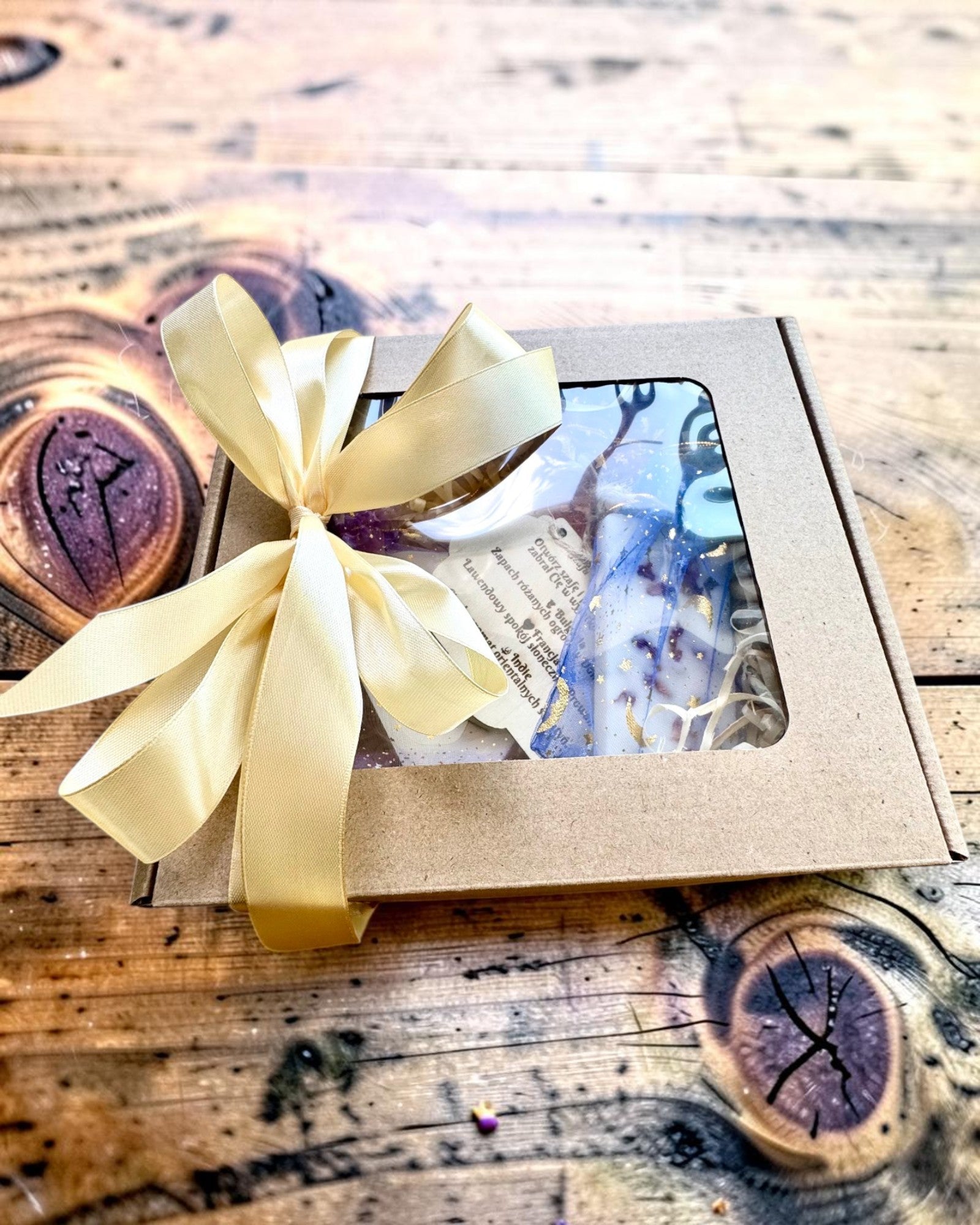 Kleiderschrank voller Reisen – Geschenkset mit Soja-Anhängern