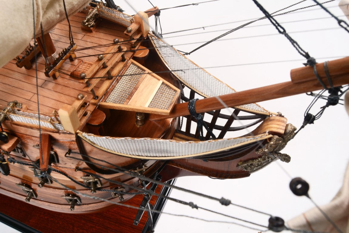 Exklusives Modell des Segelschiffs HMS Victory VIC80R