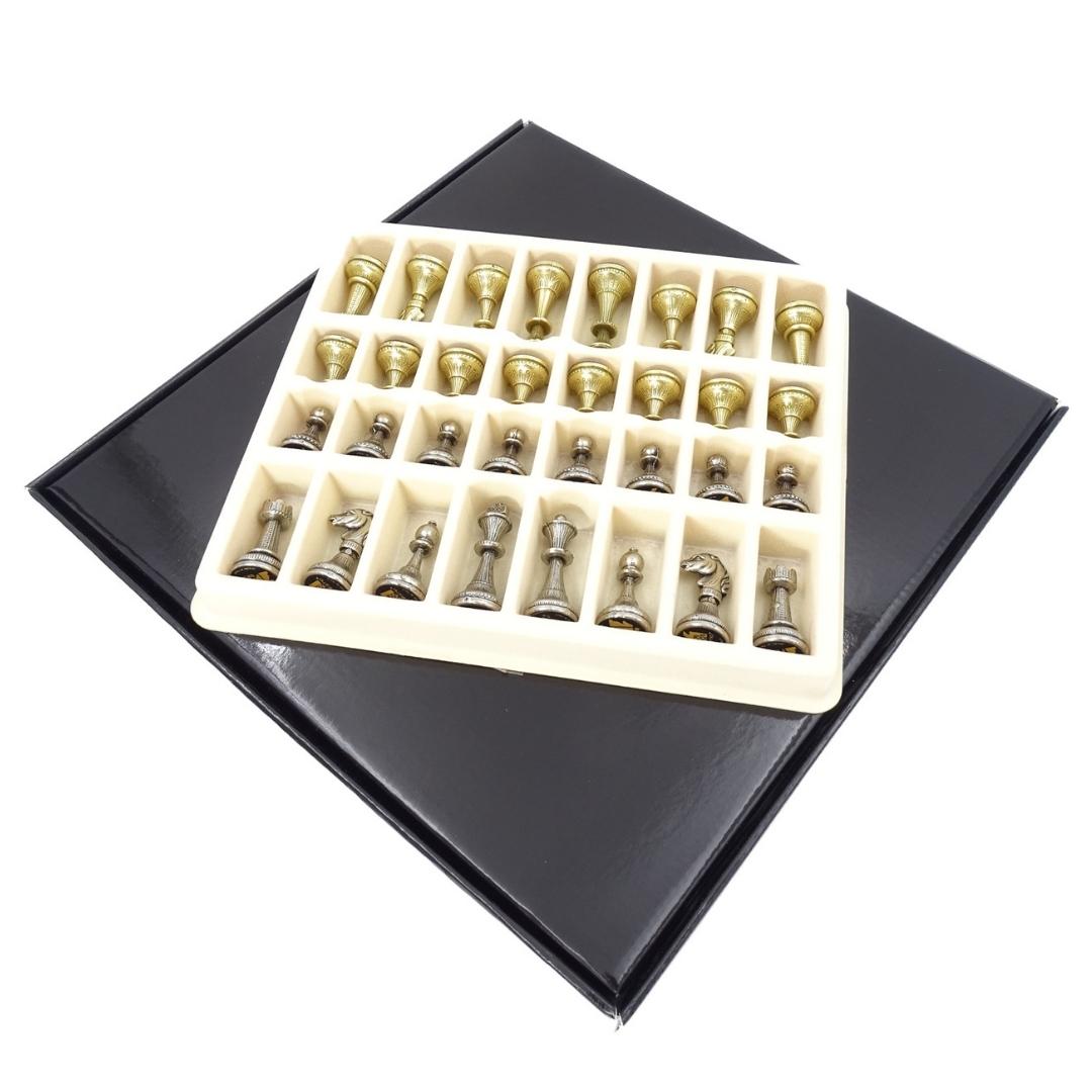 Exklusive Metall-Schachfiguren Italfama 28x28 cm – N035