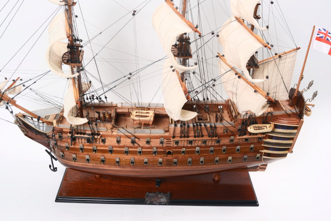 Exklusives Modell des Segelschiffs HMS Victory VIC80R