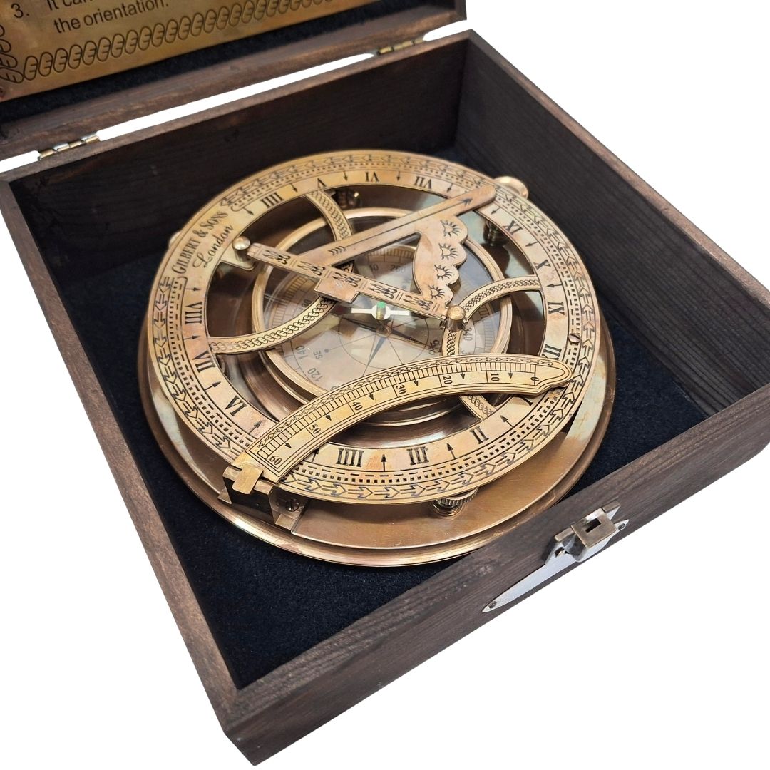 Messingkompass 20 cm mit Sonnenuhr in einer Holzkiste mit Möglichkeit zur Gravurpersonalisierung