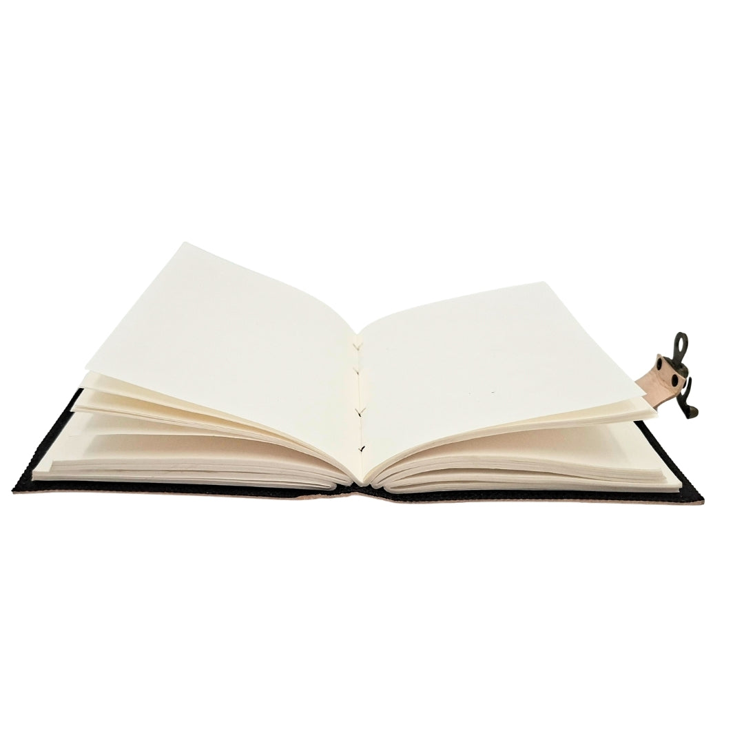 Retro-Ledernotizbuch mit Stein - Büffelleder - AH16