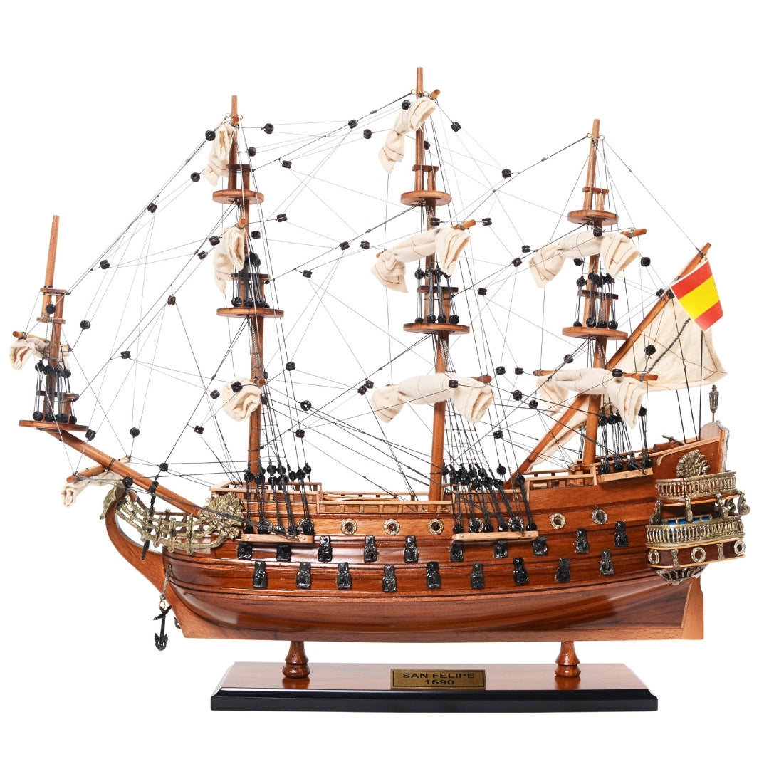 Exklusives Modell des Segelschiffs San Felipe mit gesetzten Segeln - SF45R