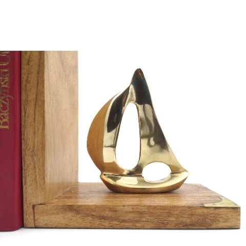 Buchstützen aus Messing in Form von Yachten mit Gravur