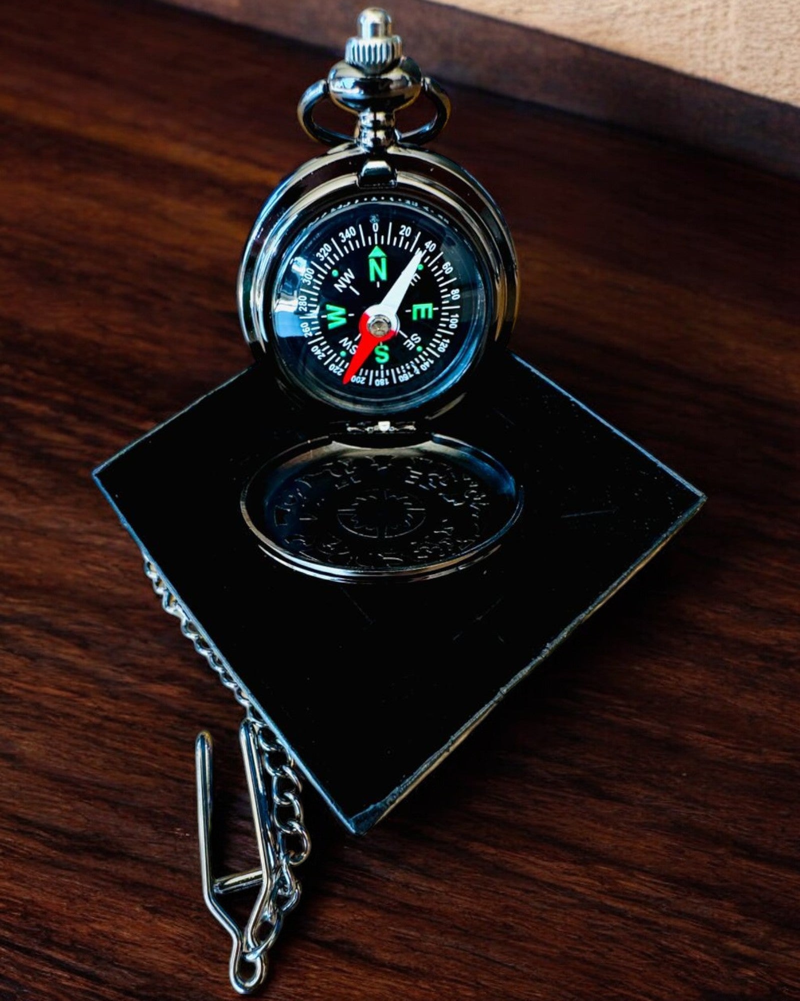 Taschenuhr-Stil Kompass "Navigator" - Farbe dunkles Metall