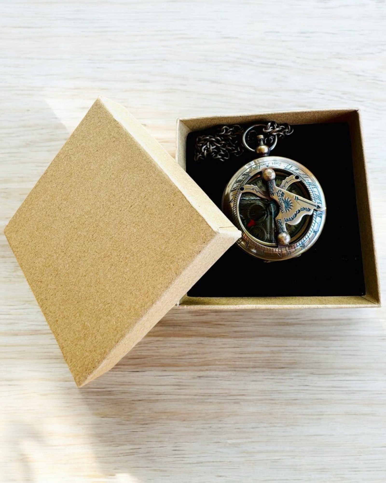 Reisekompass mit Gravur, Personalisierung – Handwerk Indischer Handwerker