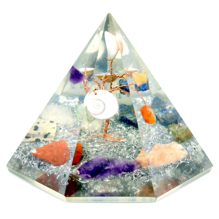 7-symmetrische Orgonit-Pyramide mit Weisheitsbaum aus Steinen