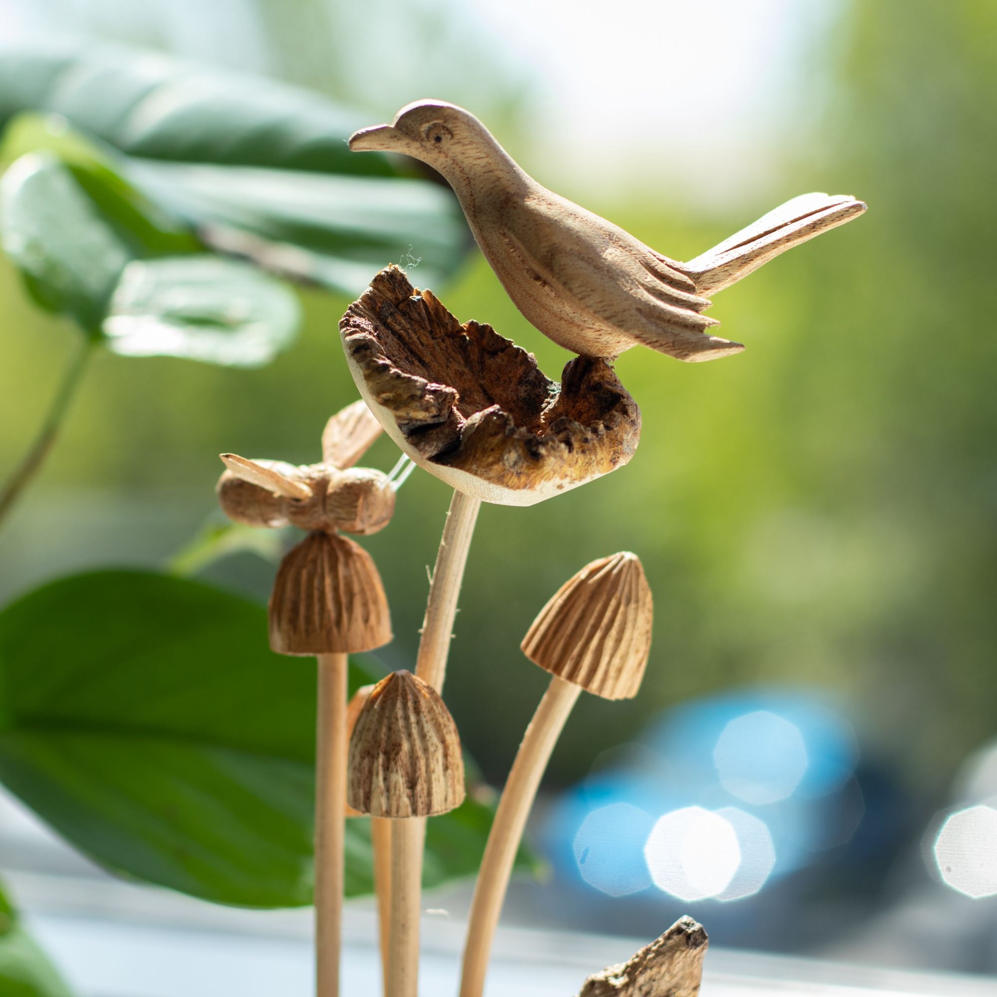 Skulptur aus Parasite-Holz