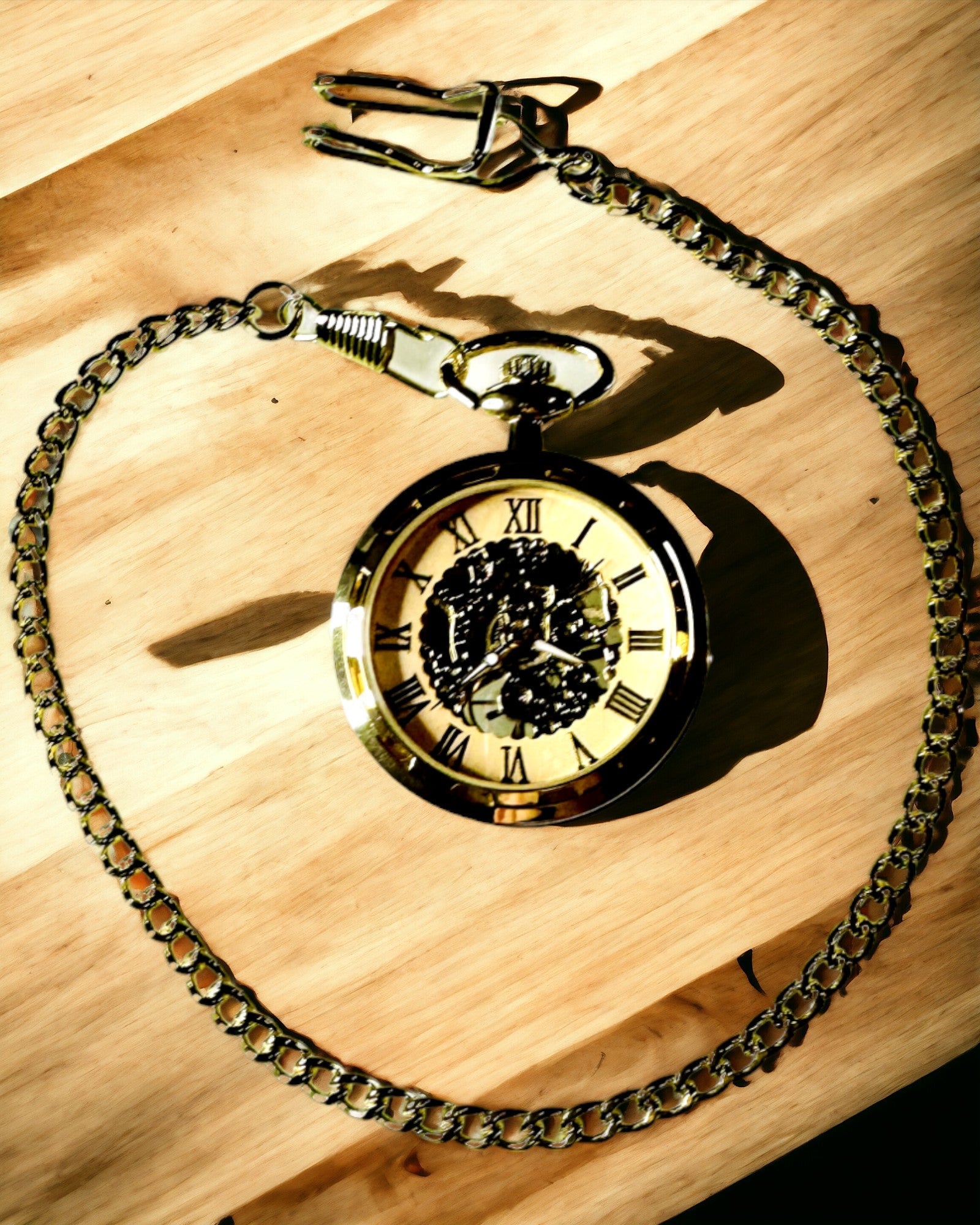 Retro Taschenuhr – Mechanischer Luxus im Vintage-Stil, Farbe Gold, Personalisierung mit Gravur