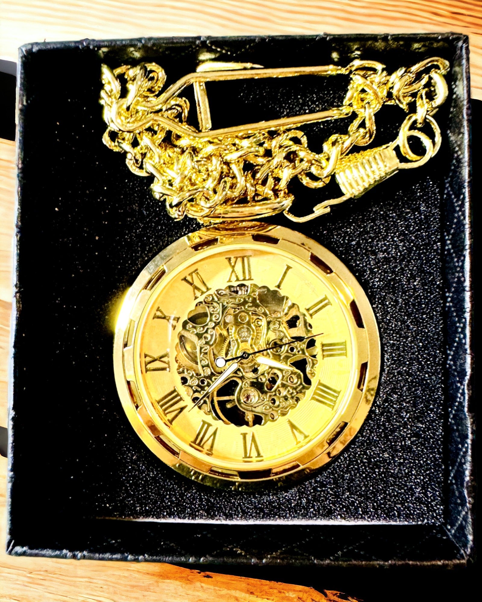 Retro Taschenuhr – Mechanischer Luxus im Vintage-Stil, Farbe Gold, Personalisierung mit Gravur