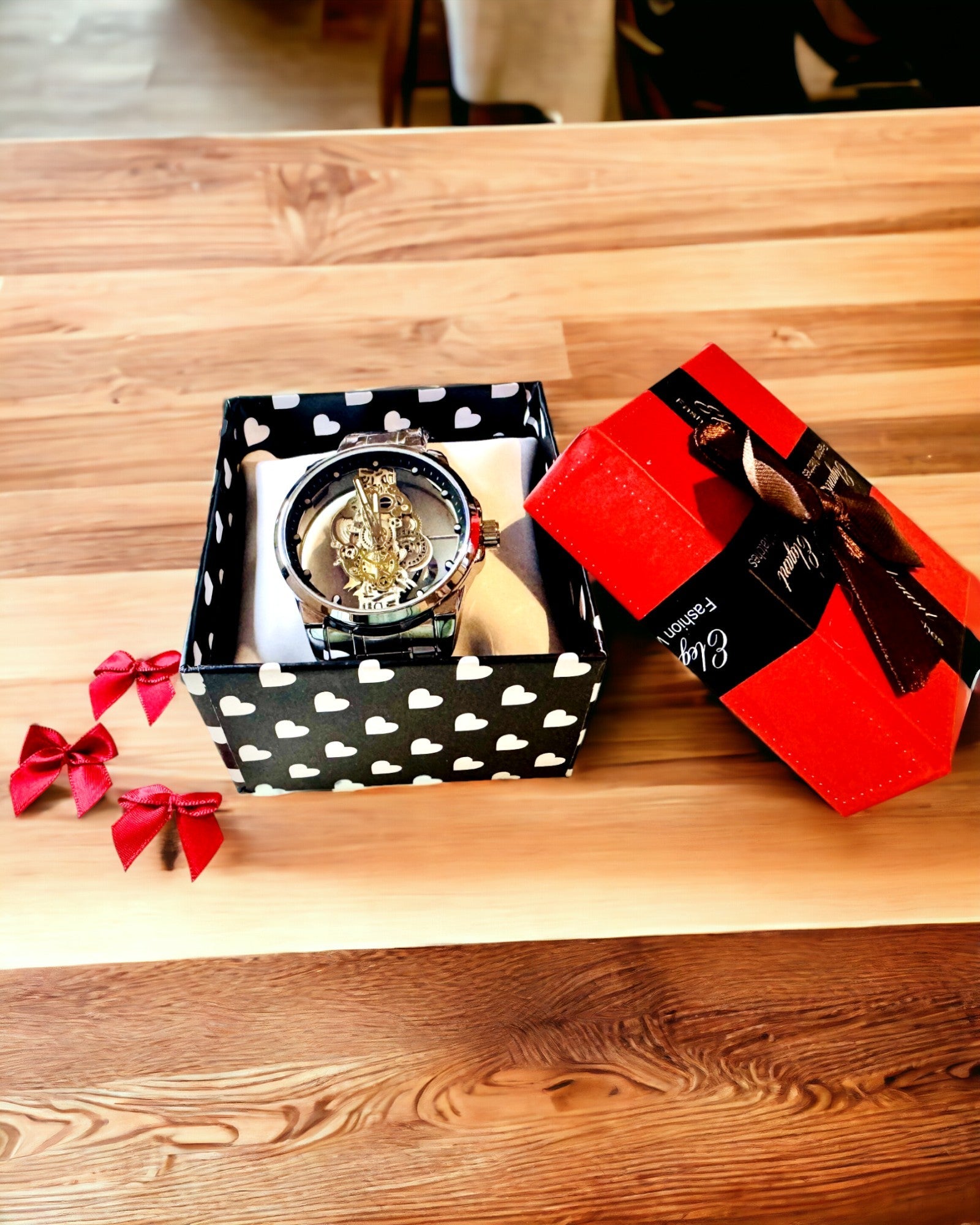 Elegante Herren-Quarzuhr - Transparente Mechanik und sportliche Eleganz