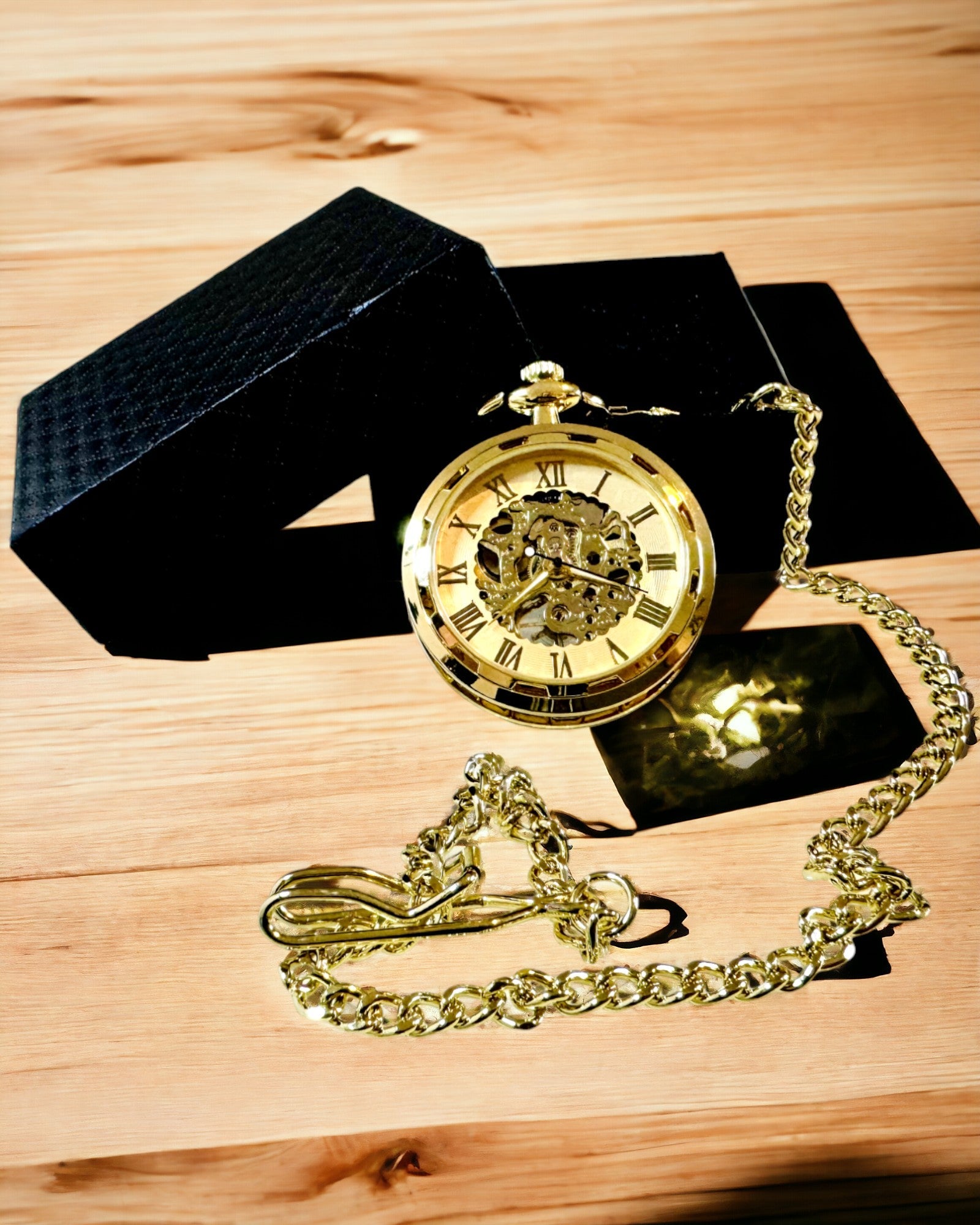 Retro Taschenuhr – Mechanischer Luxus im Vintage-Stil, Farbe Gold, Personalisierung mit Gravur