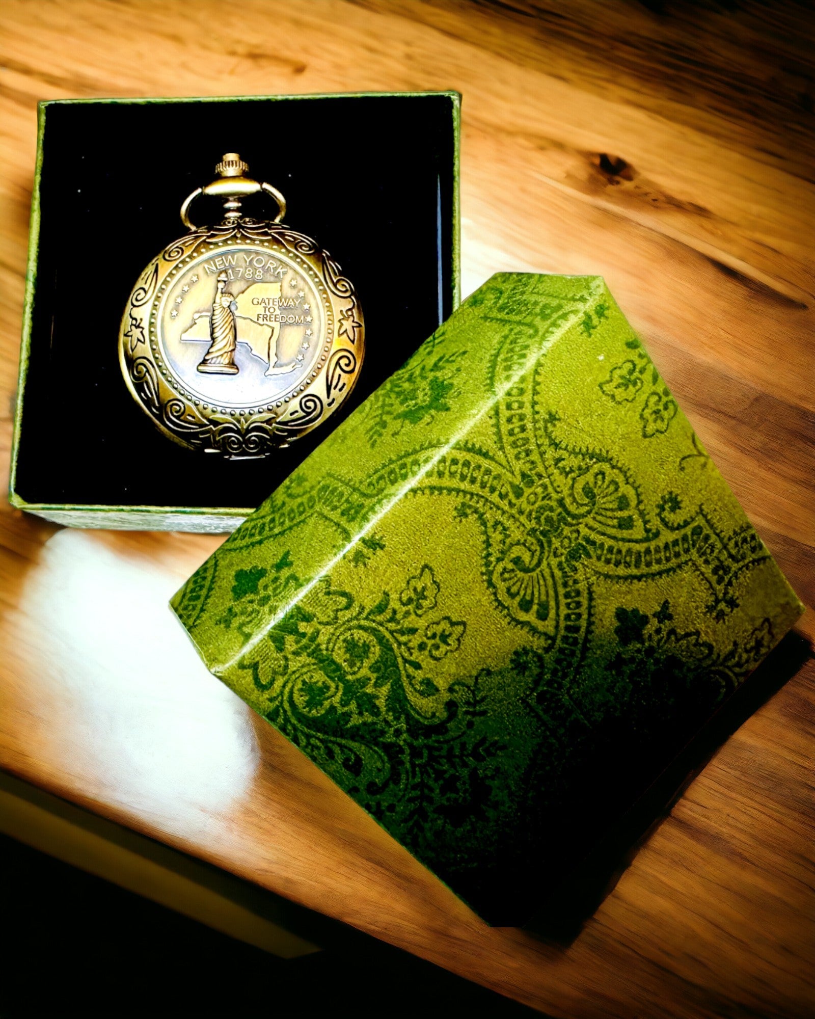 Taschenkompass Retro mit New York-Motiv – Multifunktionaler, Eleganter Kompass mit Abbild der Freiheitsstatue