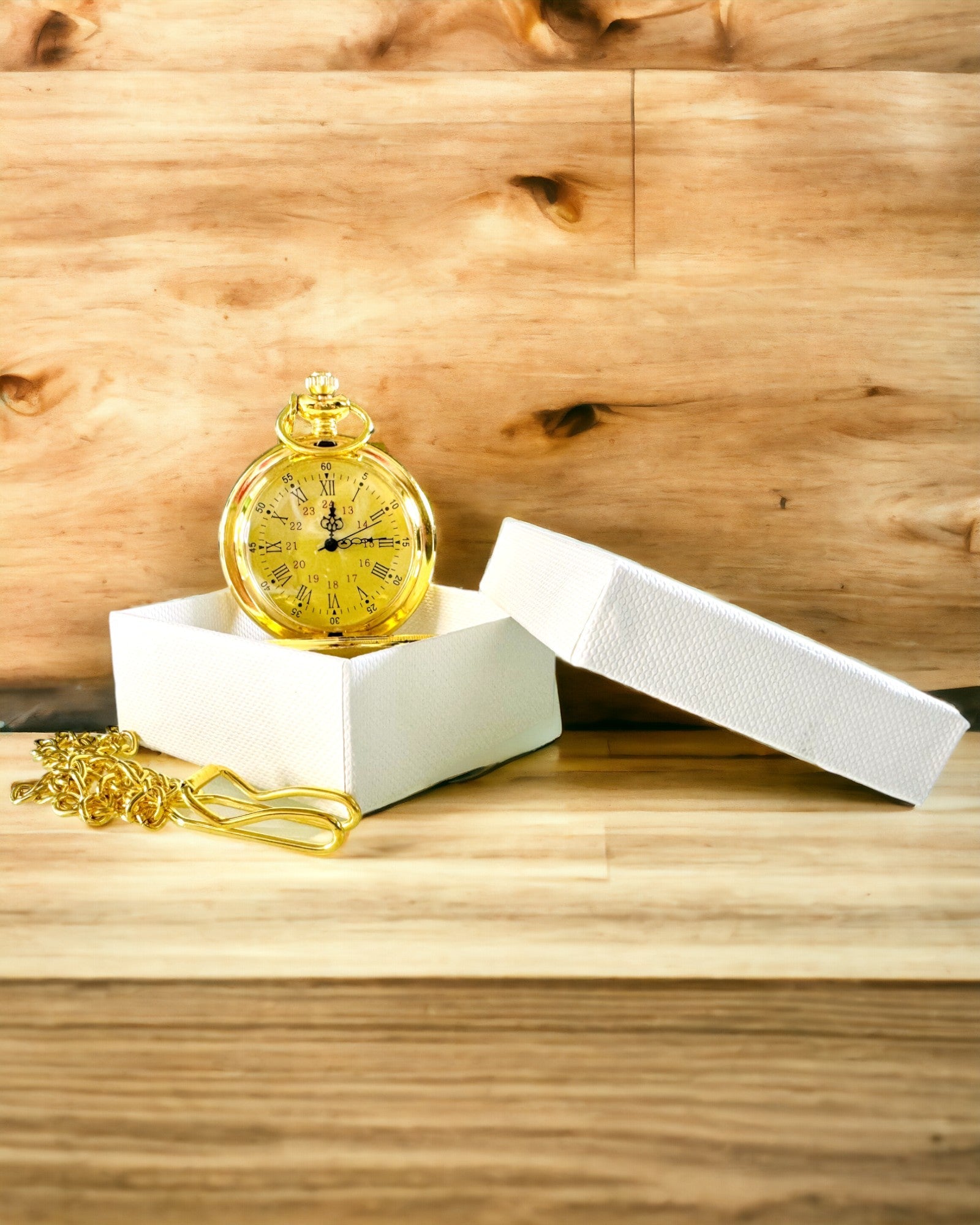 Goldfarbene Retro-Taschenuhr mit Gravurmöglichkeit