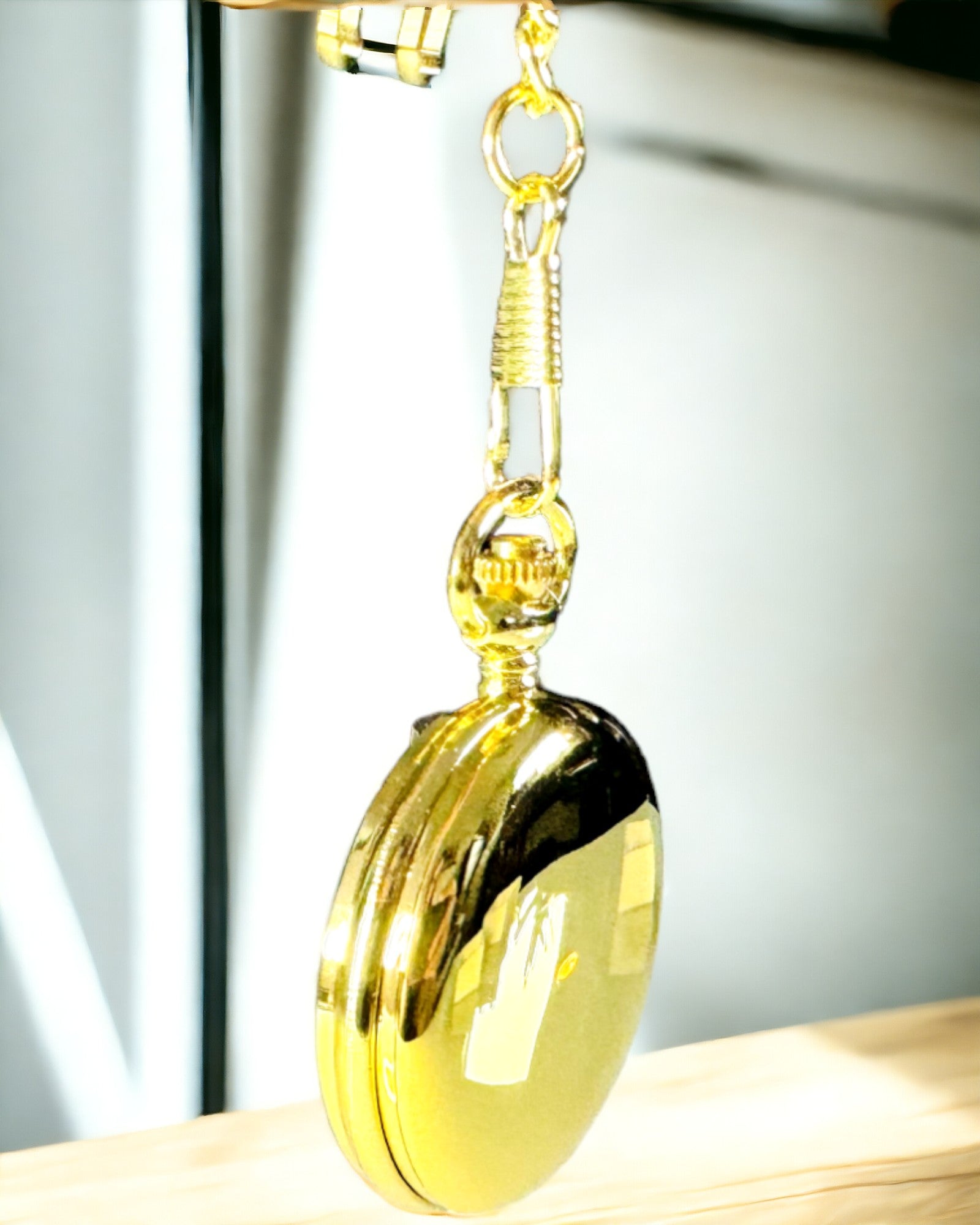 Goldfarbene Taschenuhr mit Gravurmöglichkeit