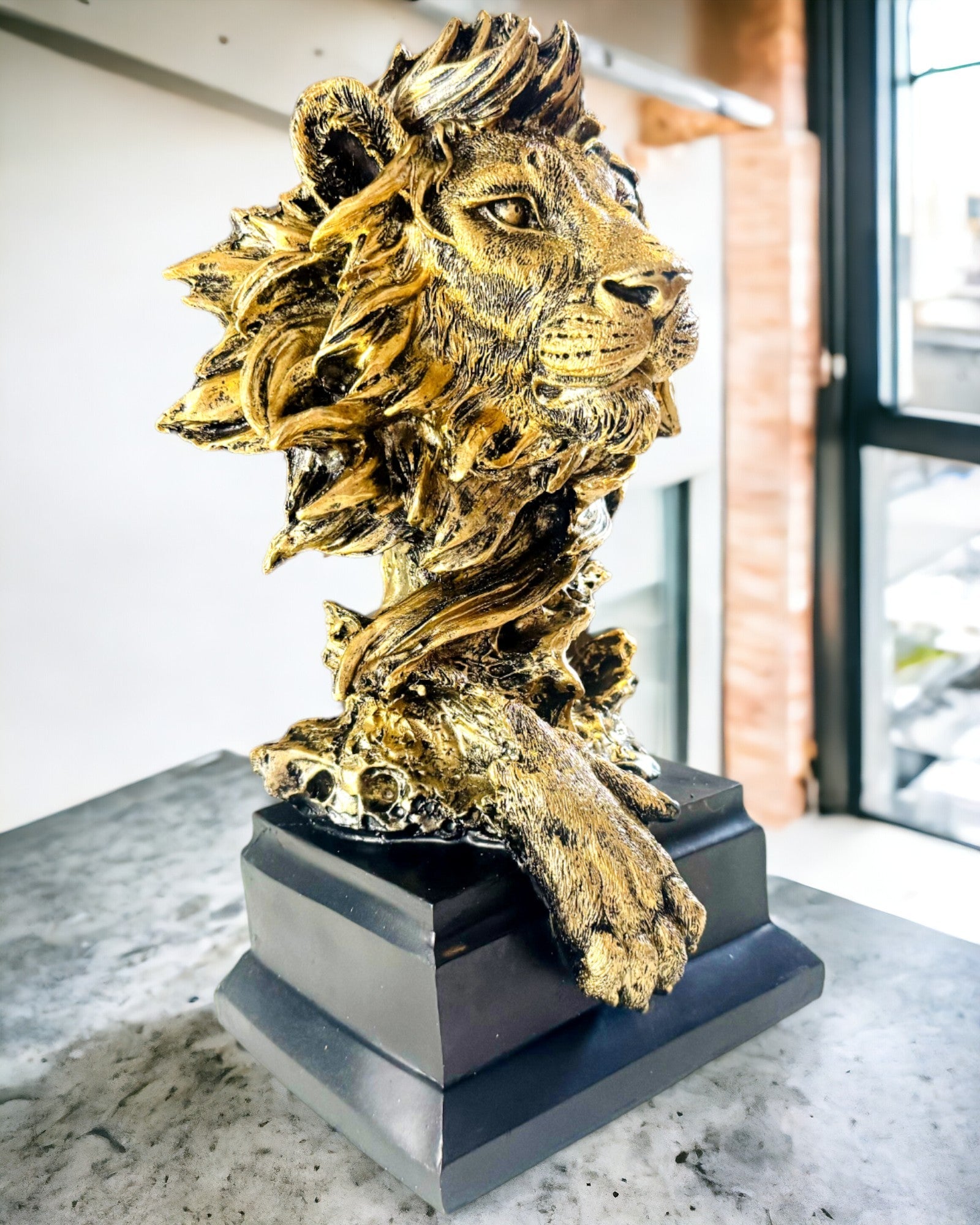 Königlicher Löwe - Majestätische Dekorationsfigur mit Gravurmöglichkeit, 2 Farbvarianten zur Auswahl, als Geschenk