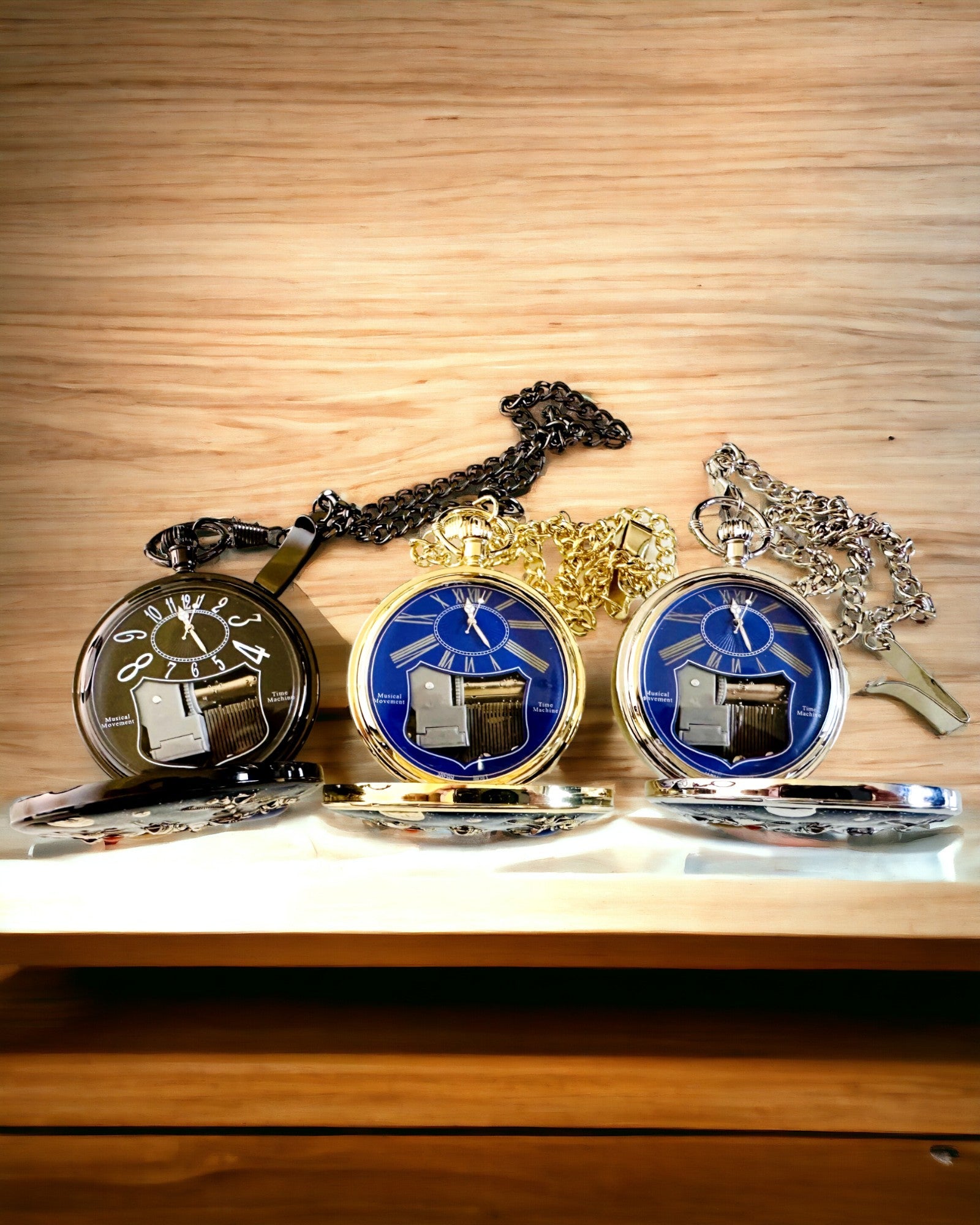 Taschenuhr "Astrum Temporis" - Goldener Rahmen. Möglichkeit zur Personalisierung mit Gravur.