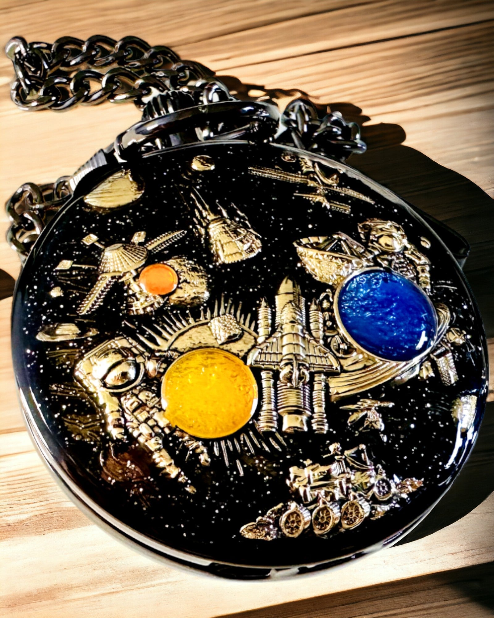 Taschenuhr "Astrum Temporis" - Schwarzer Rahmen. Möglichkeit zur Personalisierung mit Gravur.