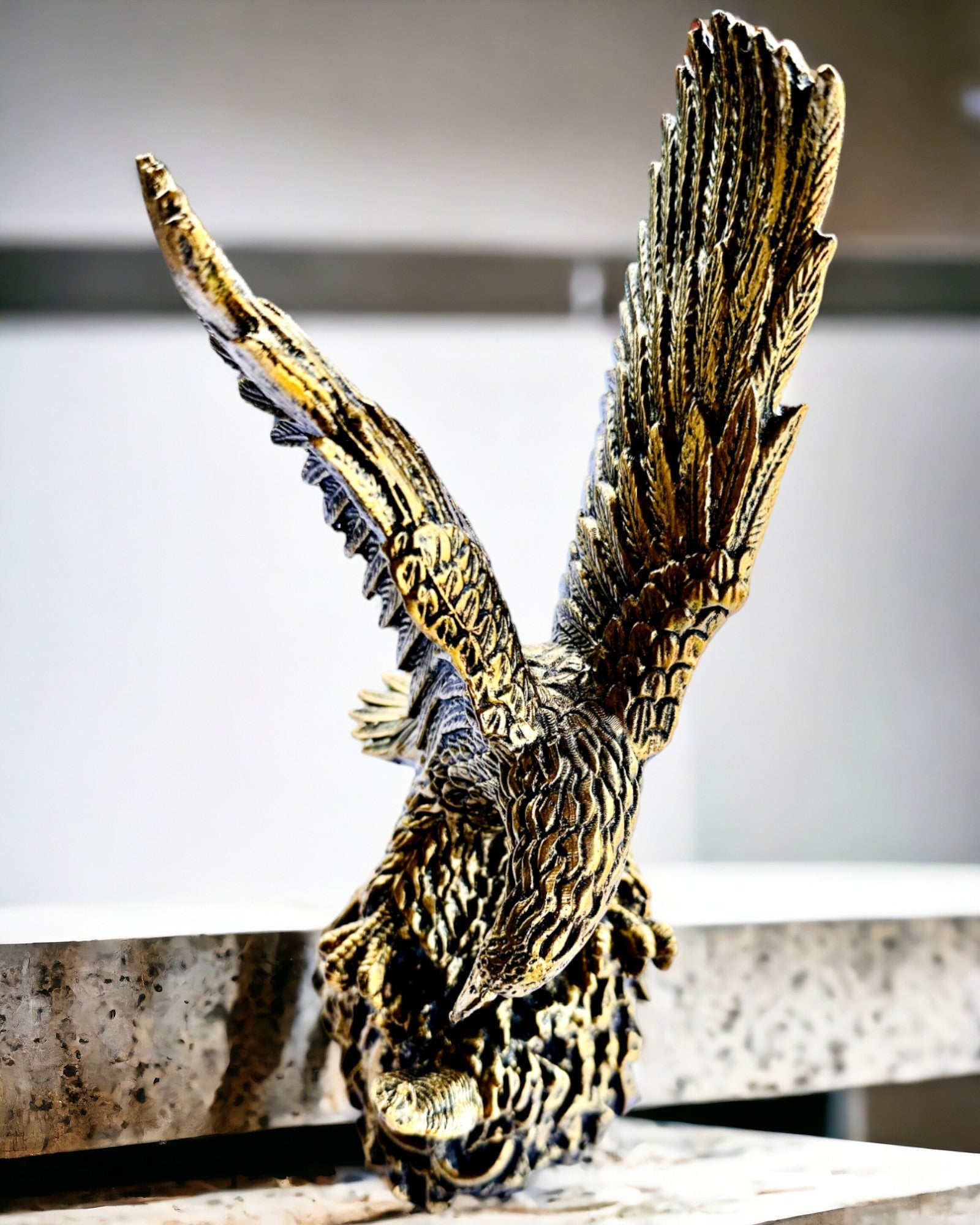 Königsadler – Dekorative Figur aus Harz mit Gravuroption
