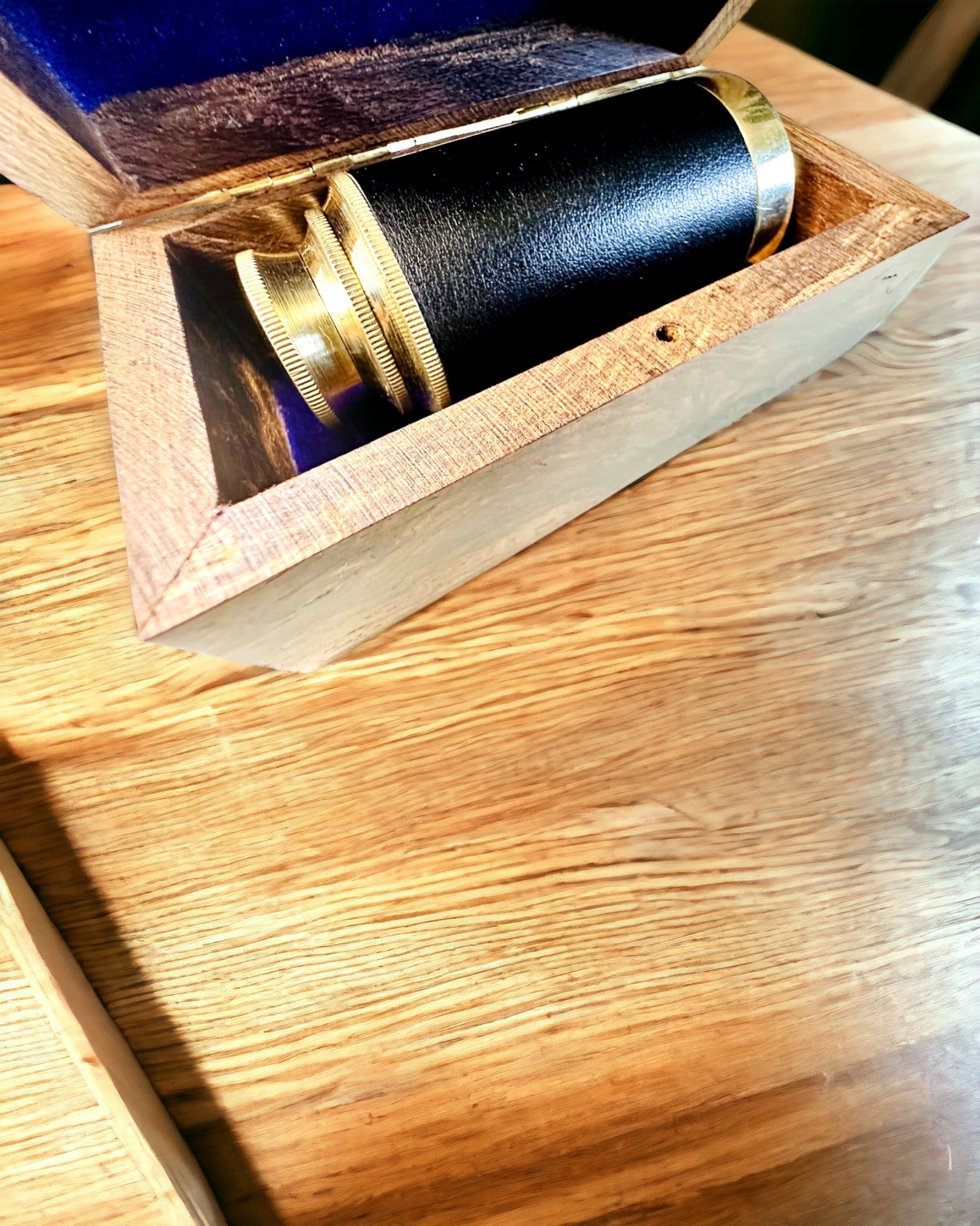 Reisebrille Paradies – Handwerk - Personalisierung mit Gravur