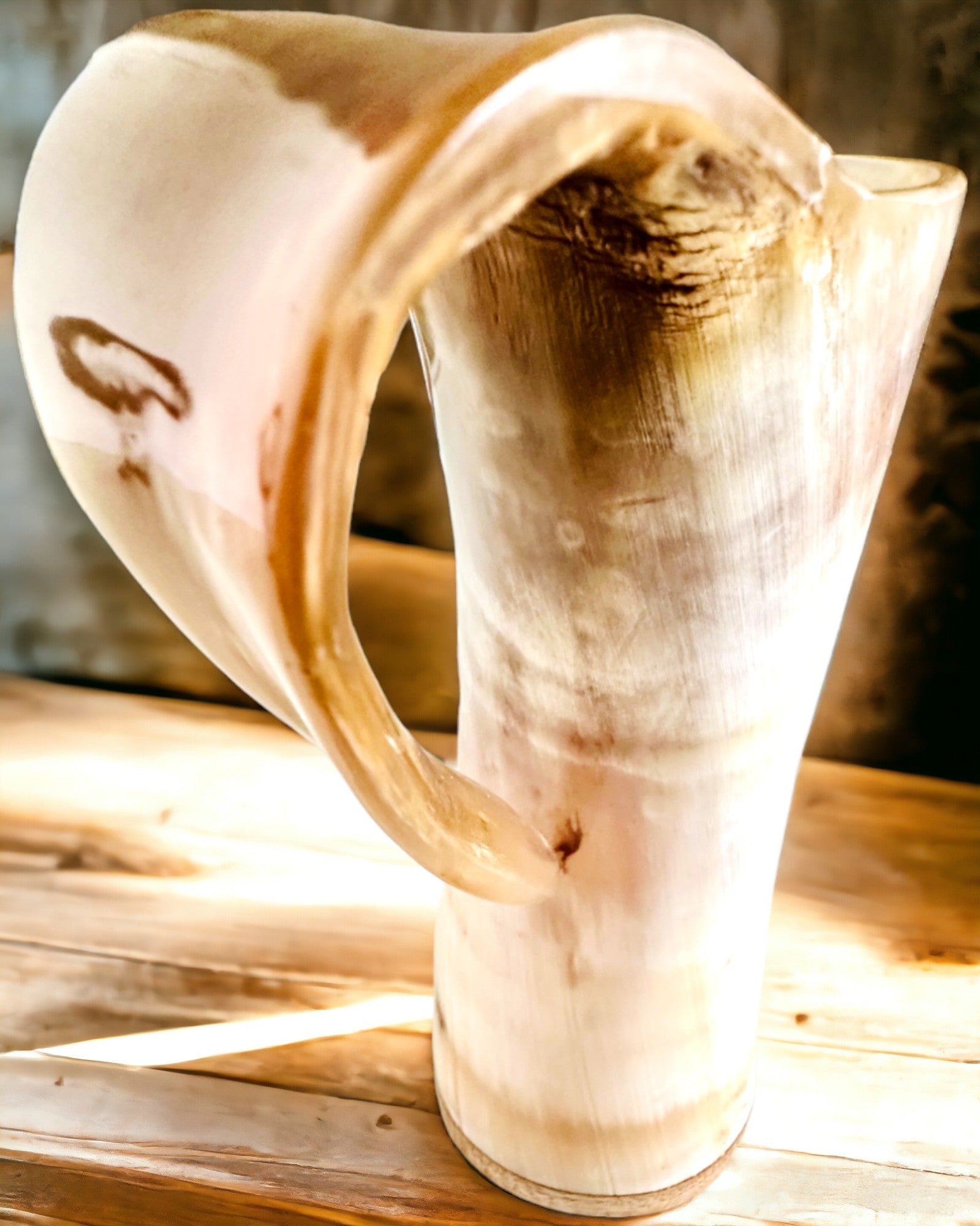 Gehämmerter Krug 'Majstersztyk' mit Personalisierung durch Gravur - 5 Farbvarianten